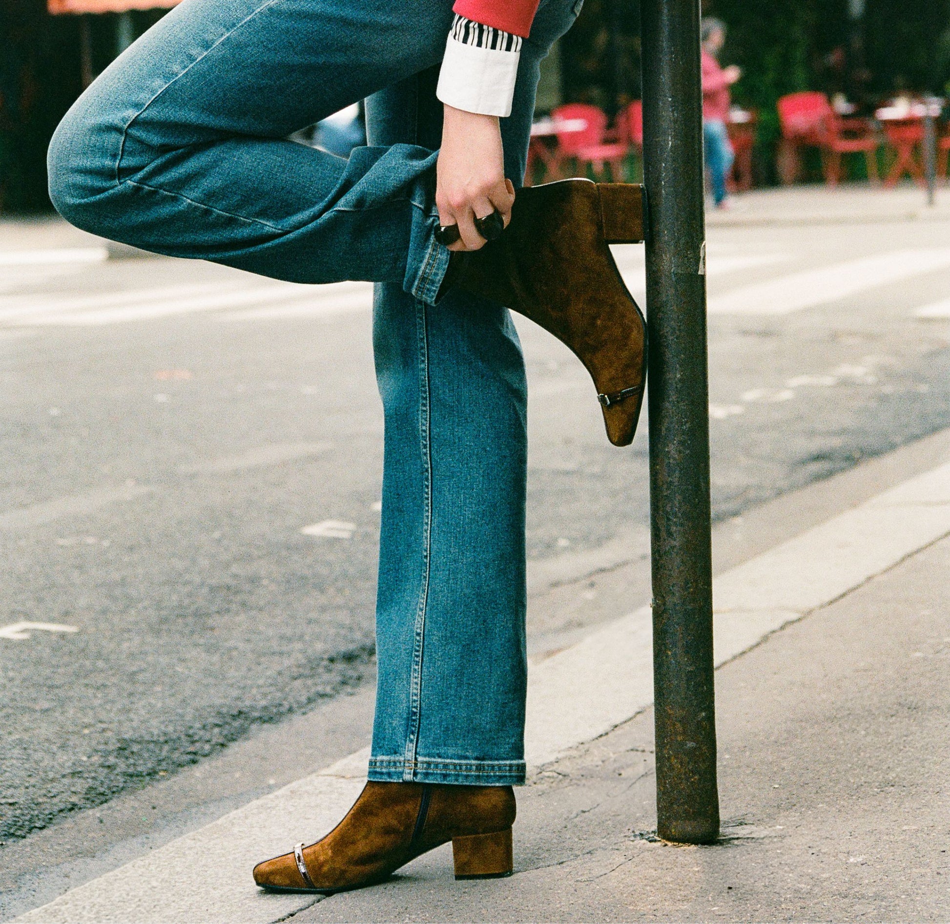 Start - Brown suede ankle boots with patent straps  - Image number 8