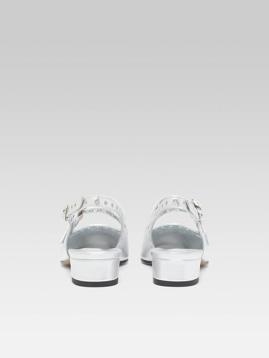 Queen - Babies slingback cuir argent à oeillets - Image numéro 5