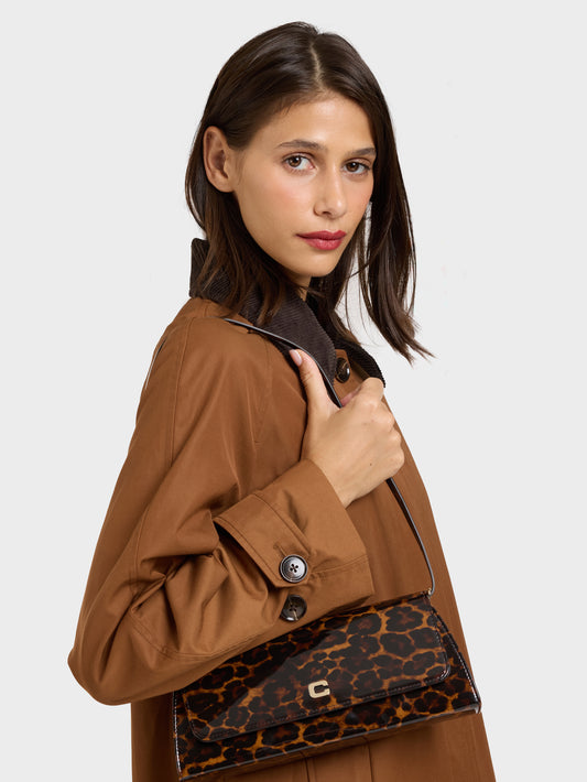 Madeleine - Sac épaule cuir verni léopard - Image numéro 2