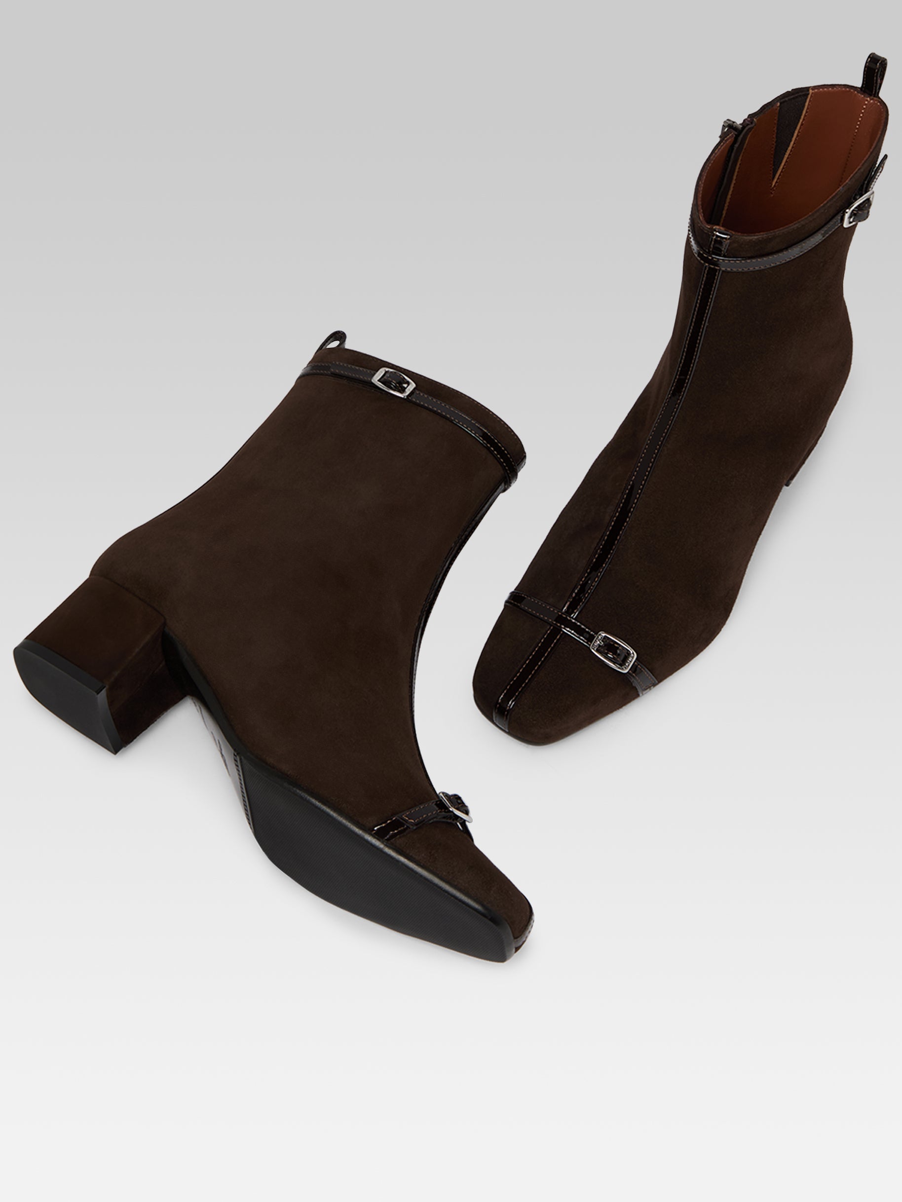 Start - Chocolate suede ankle boots with patent leather straps - Image number 5