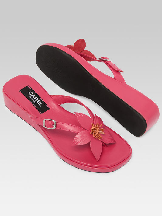 Piscine - Pink leather sandals with a pink flower - Image number 5