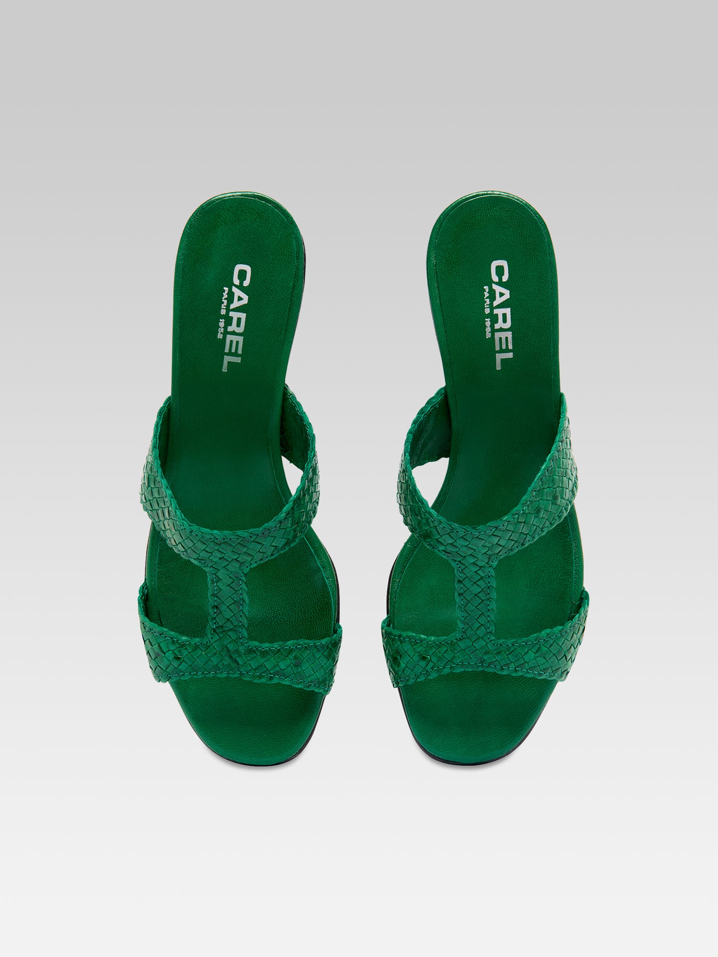 Pyramide T - Green braided leather mules
