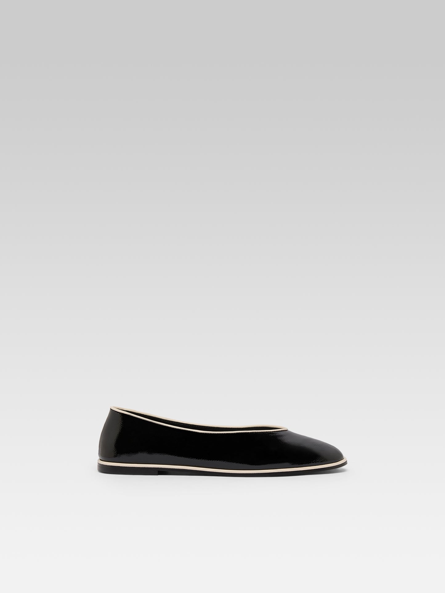 Amanda - Black and ivory patent leather ballet flats