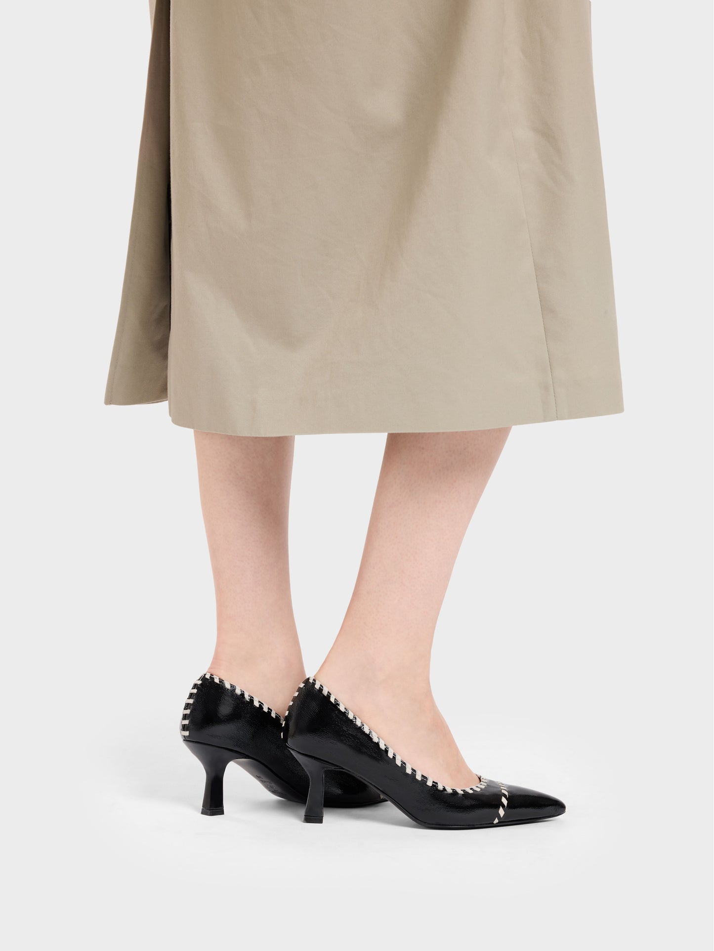 Dolly - Escarpins cuir naplack noir et cuir ivoire