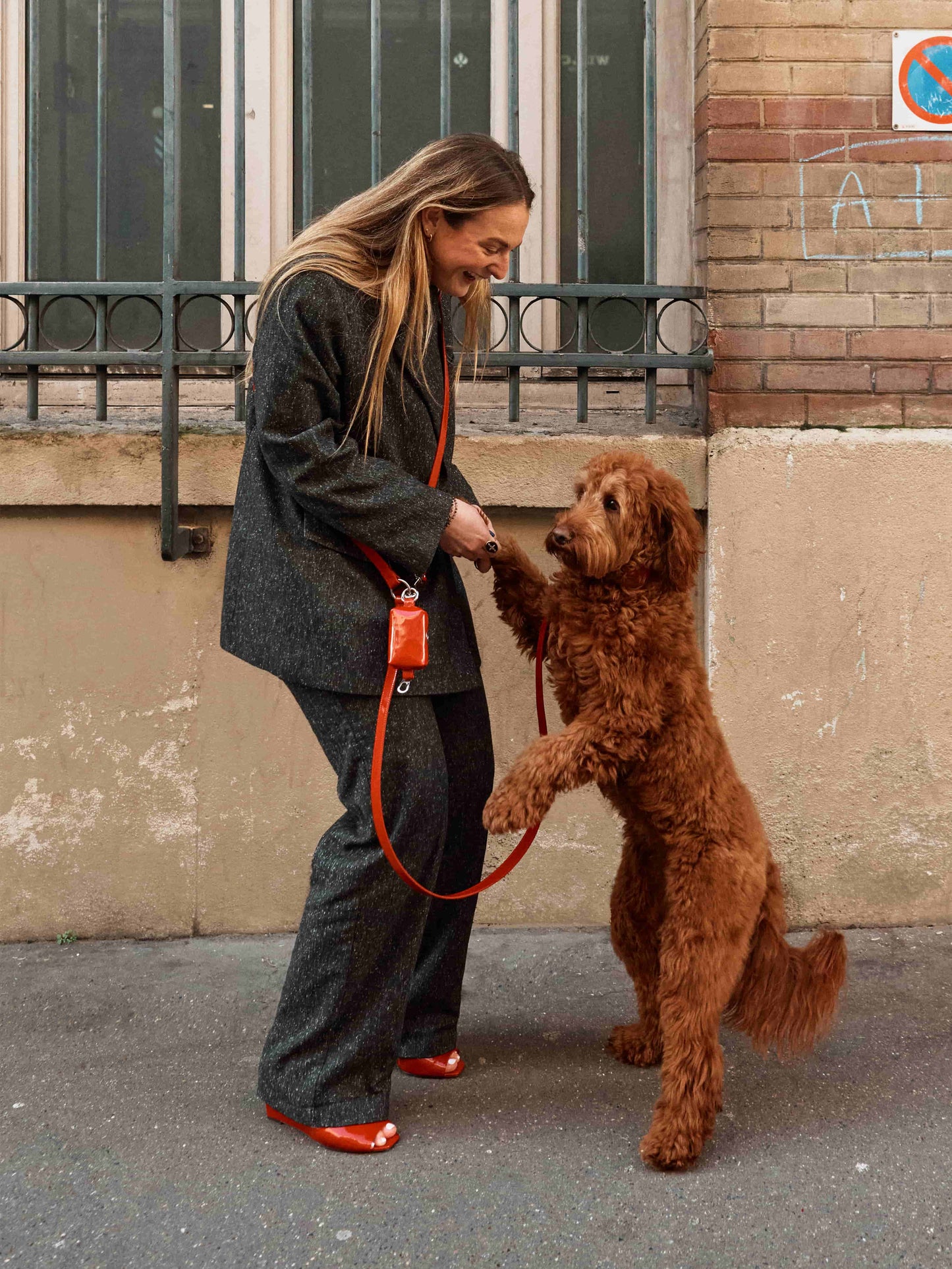 Rintintin - Distributeur de sacs canin cuir verni rouge