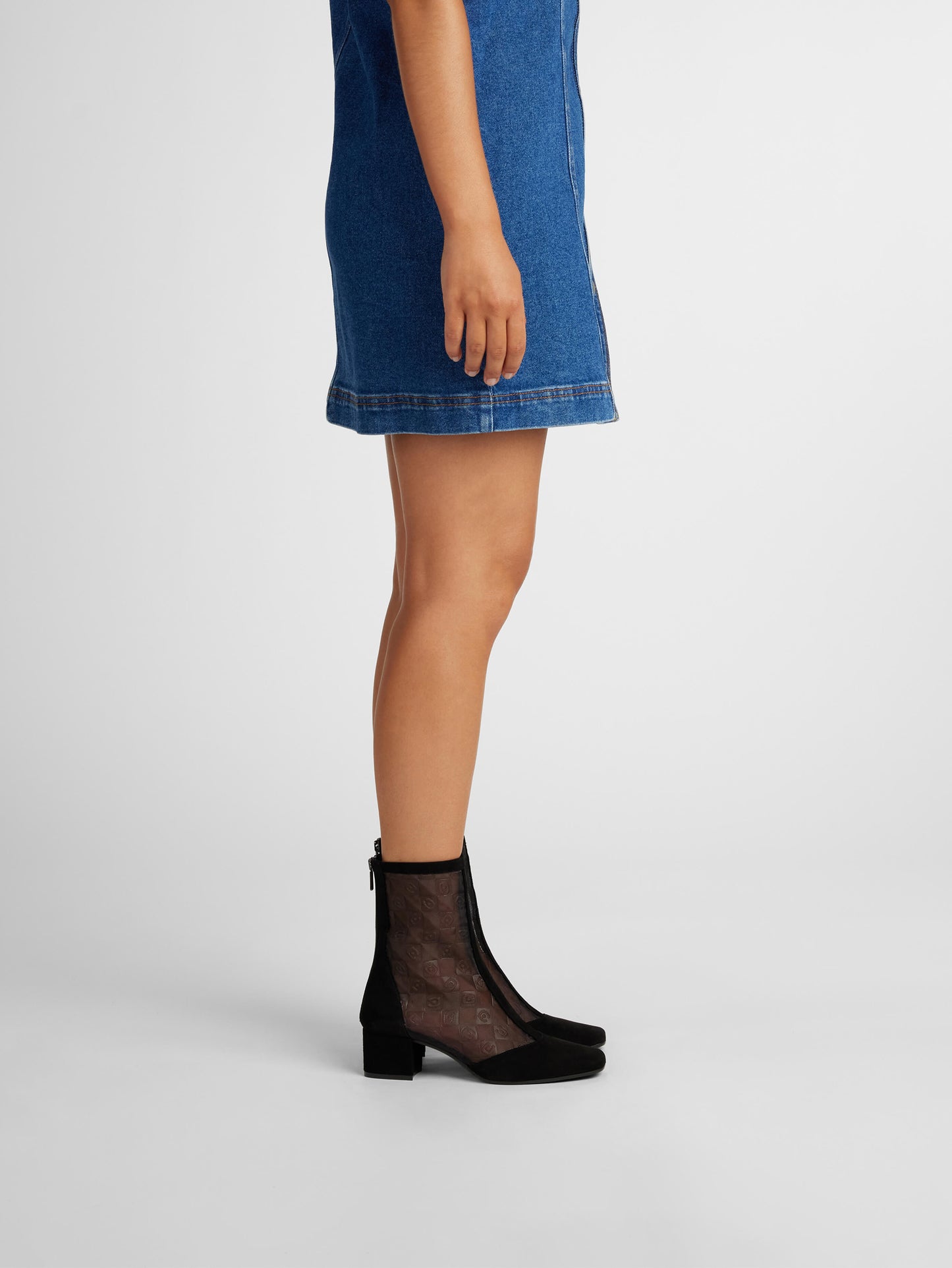 Estimenight - Black suede and mesh ankle boots