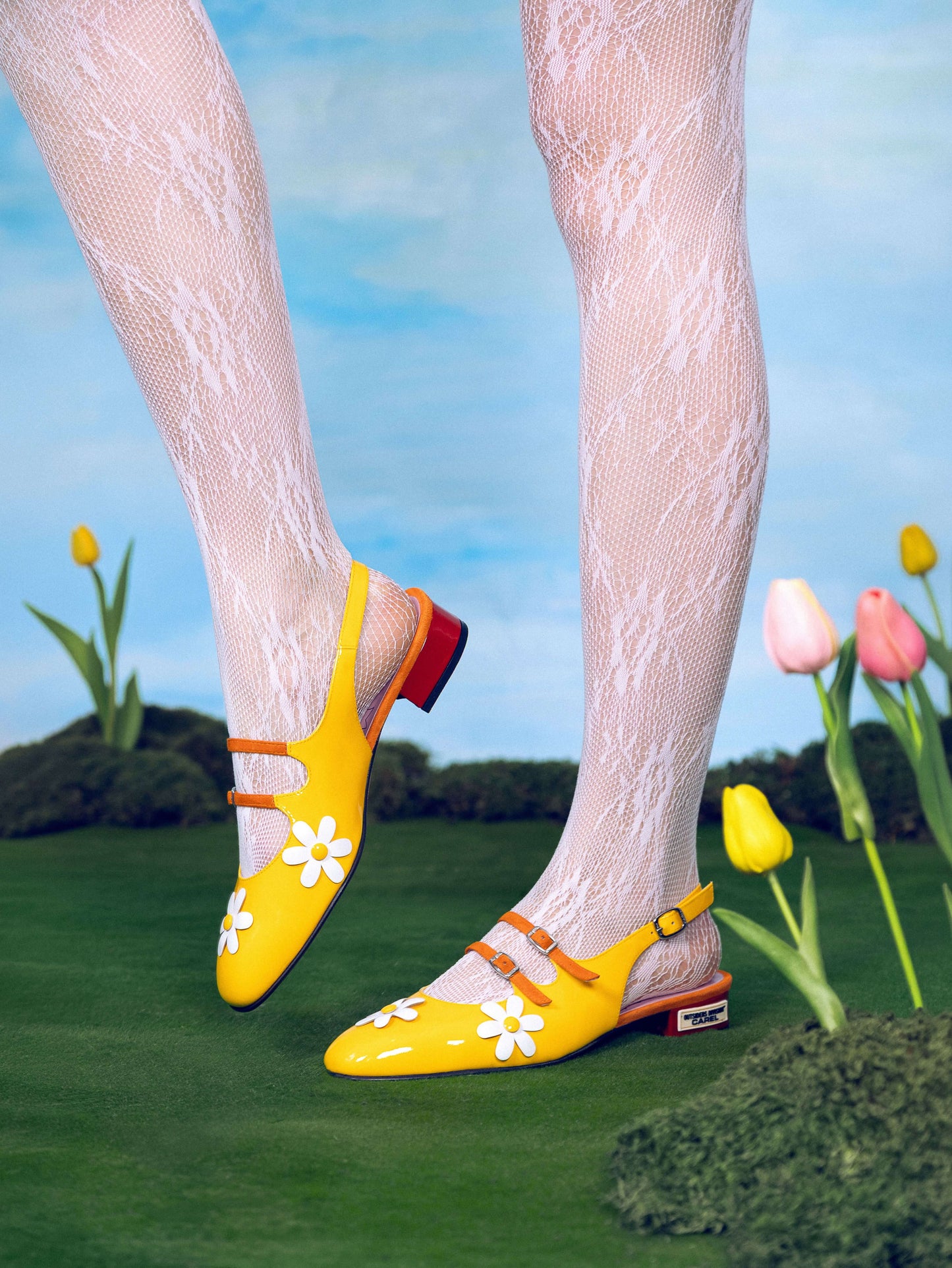 Daisy P - Yellow patent leather slingback Mary Janes with daisies