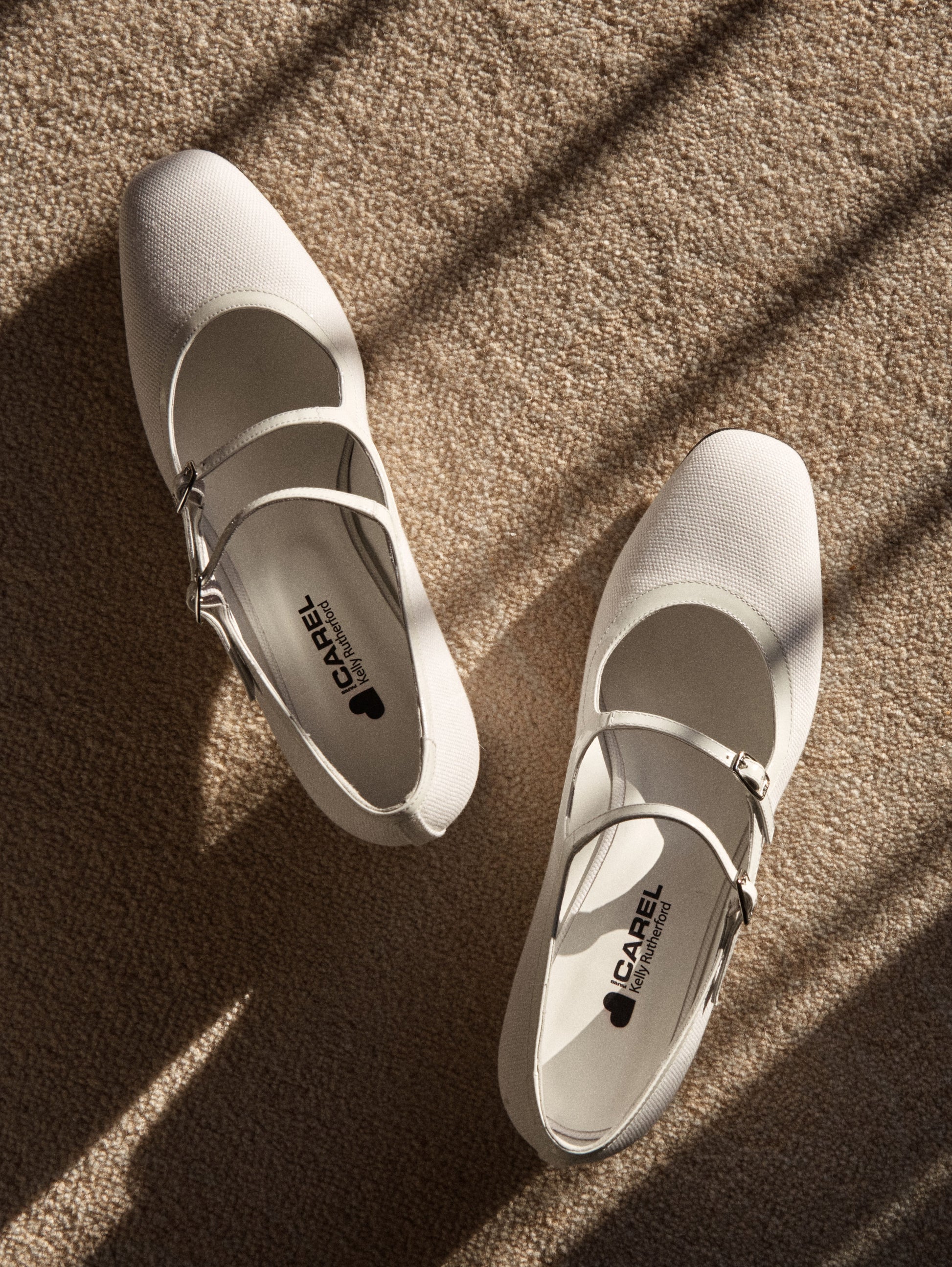 Bleuet - White fabric and patent leather Mary Janes pumps
 - Image number 6