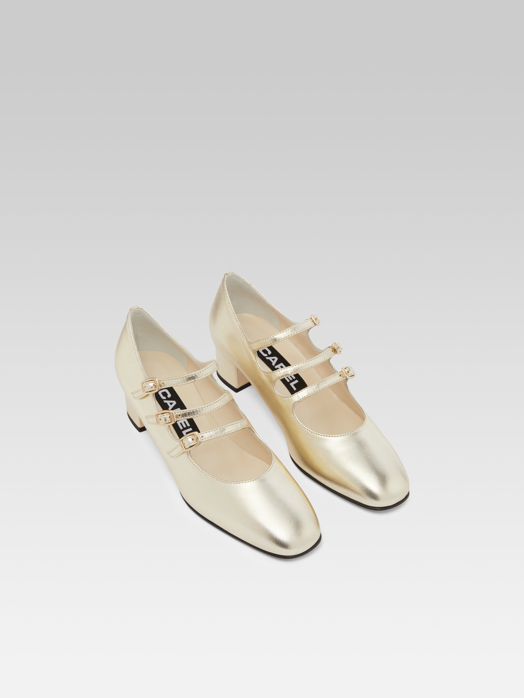 【CAREL】Kina ヌードエナメルレザー メリージェーンパンプス Kina Nude patent leather Mary Janes pumps | Carel Paris