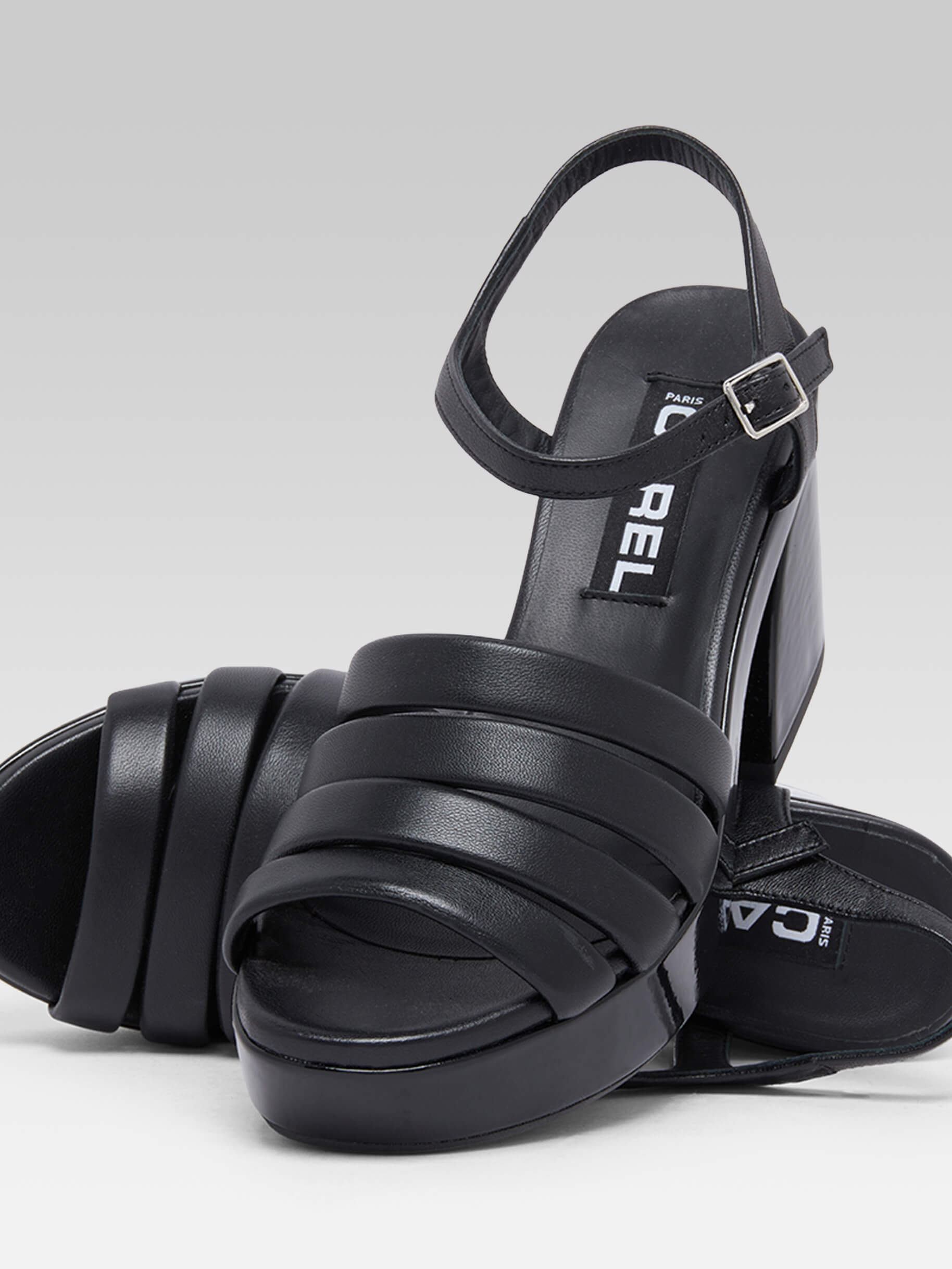 Baignade - Sandales cuir et verni noir - Image numéro 6
