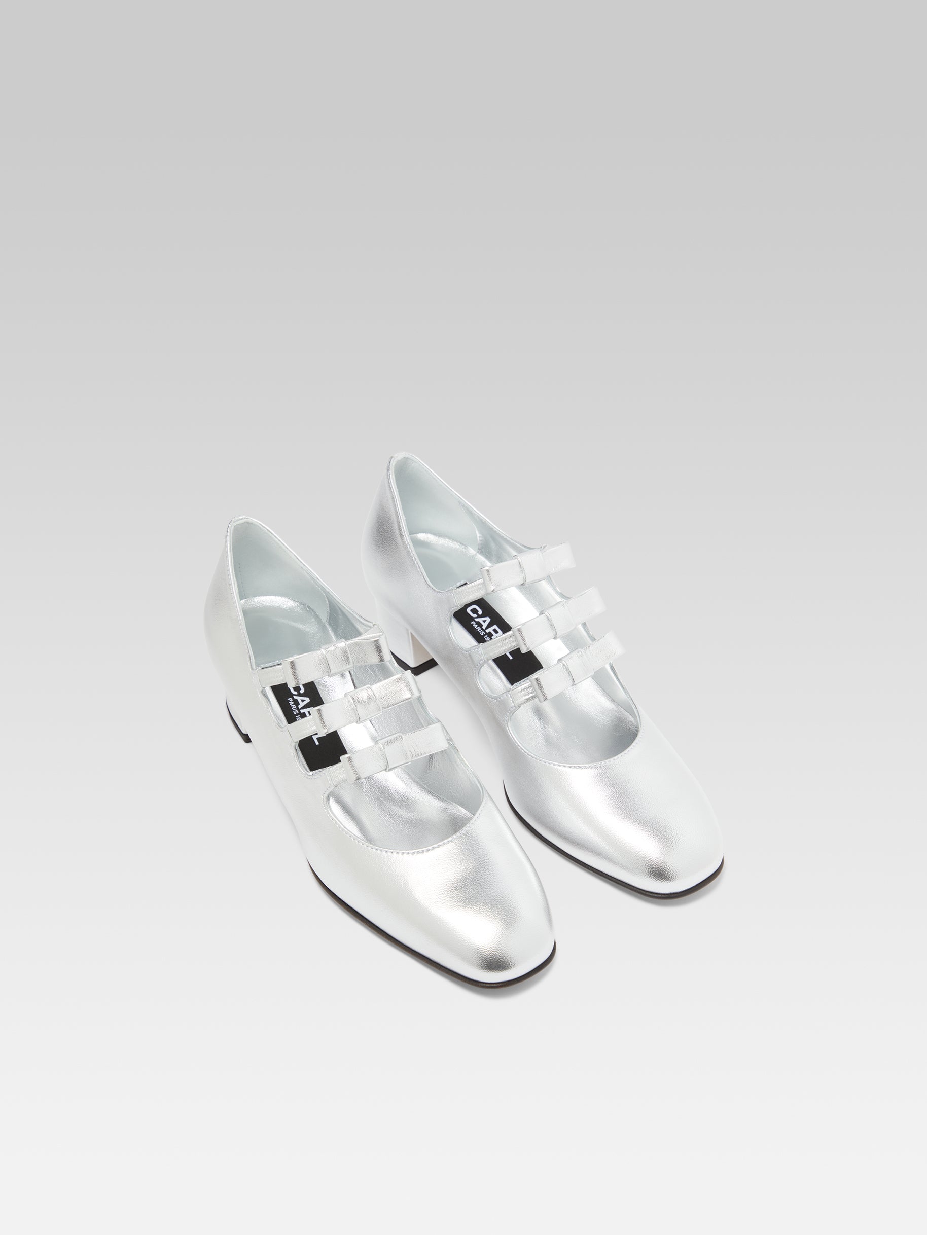 Kinette - Mary janes pumps with bows in silver laminated leather - Image number 3