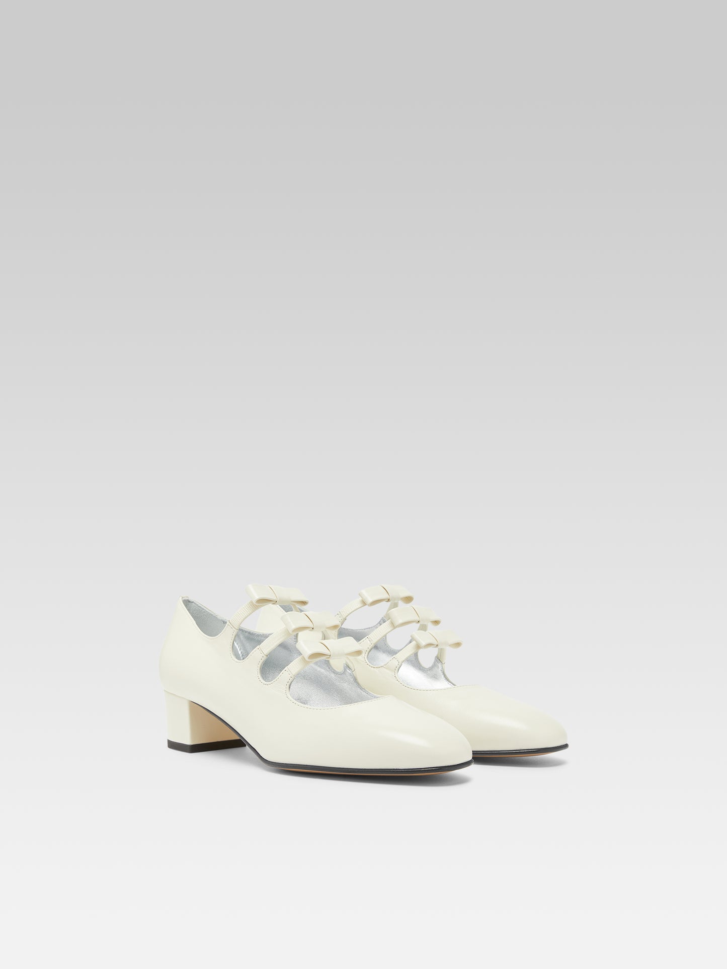 Kinette - Mary janes pumps with ivory leather bows