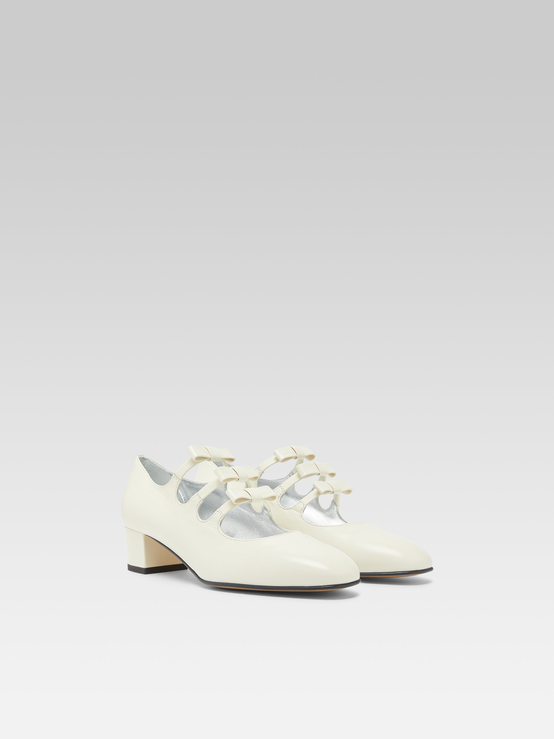 Kinette - Mary janes pumps with ivory leather bows - Image number 4