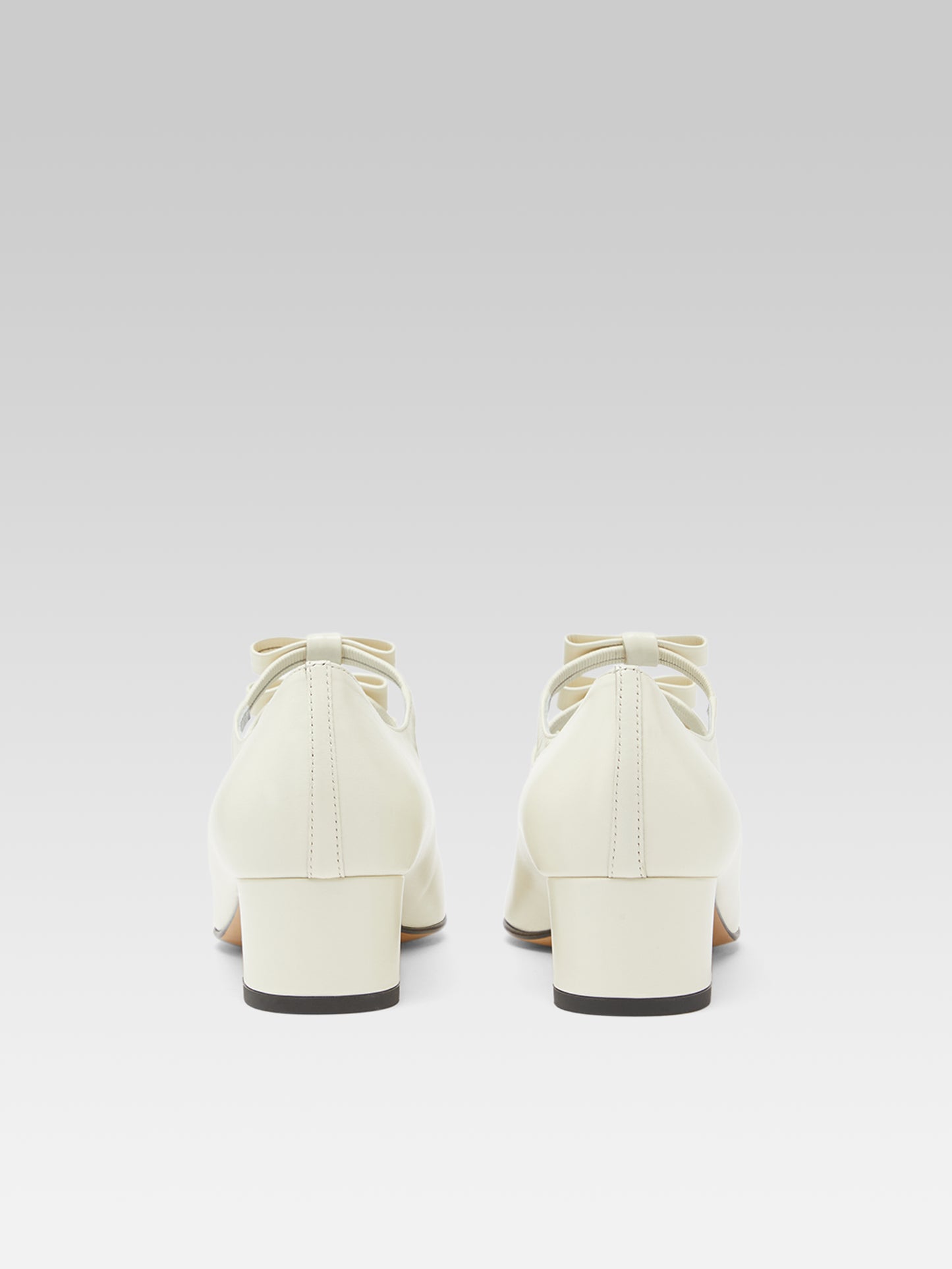 Kinette - Mary janes pumps with ivory leather bows