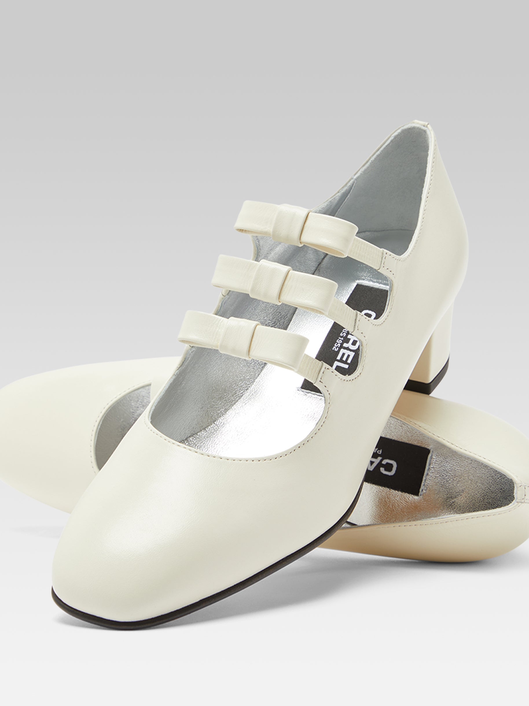 Kinette - Mary janes pumps with ivory leather bows - Image number 2