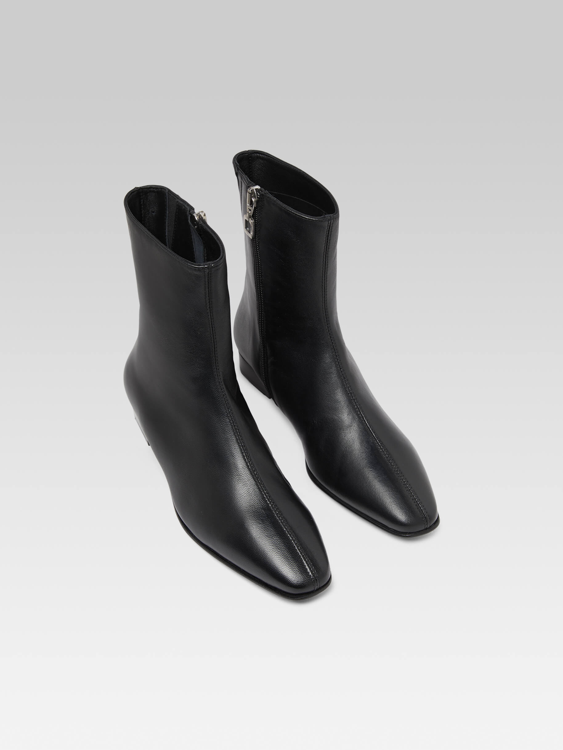 Aiglon - Black leather ankle boots - Image number 1