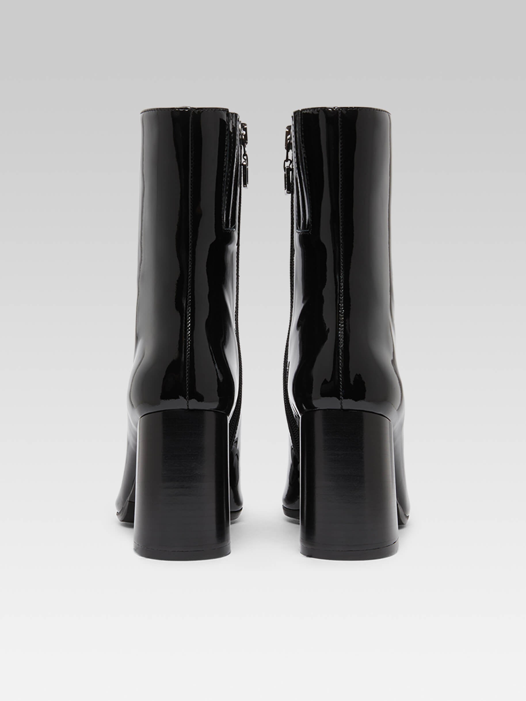 Donna Black patent leather ankle boots Carel Paris