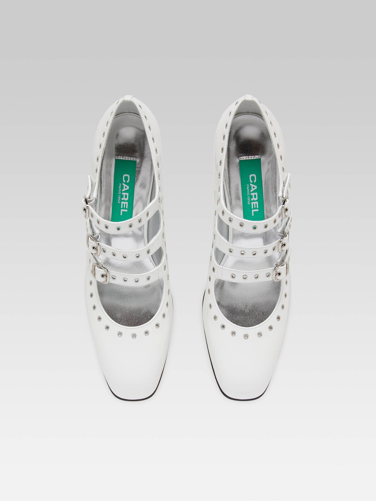 Camden - Escarpins babies cuir verni blanc upcyclé à oeillets