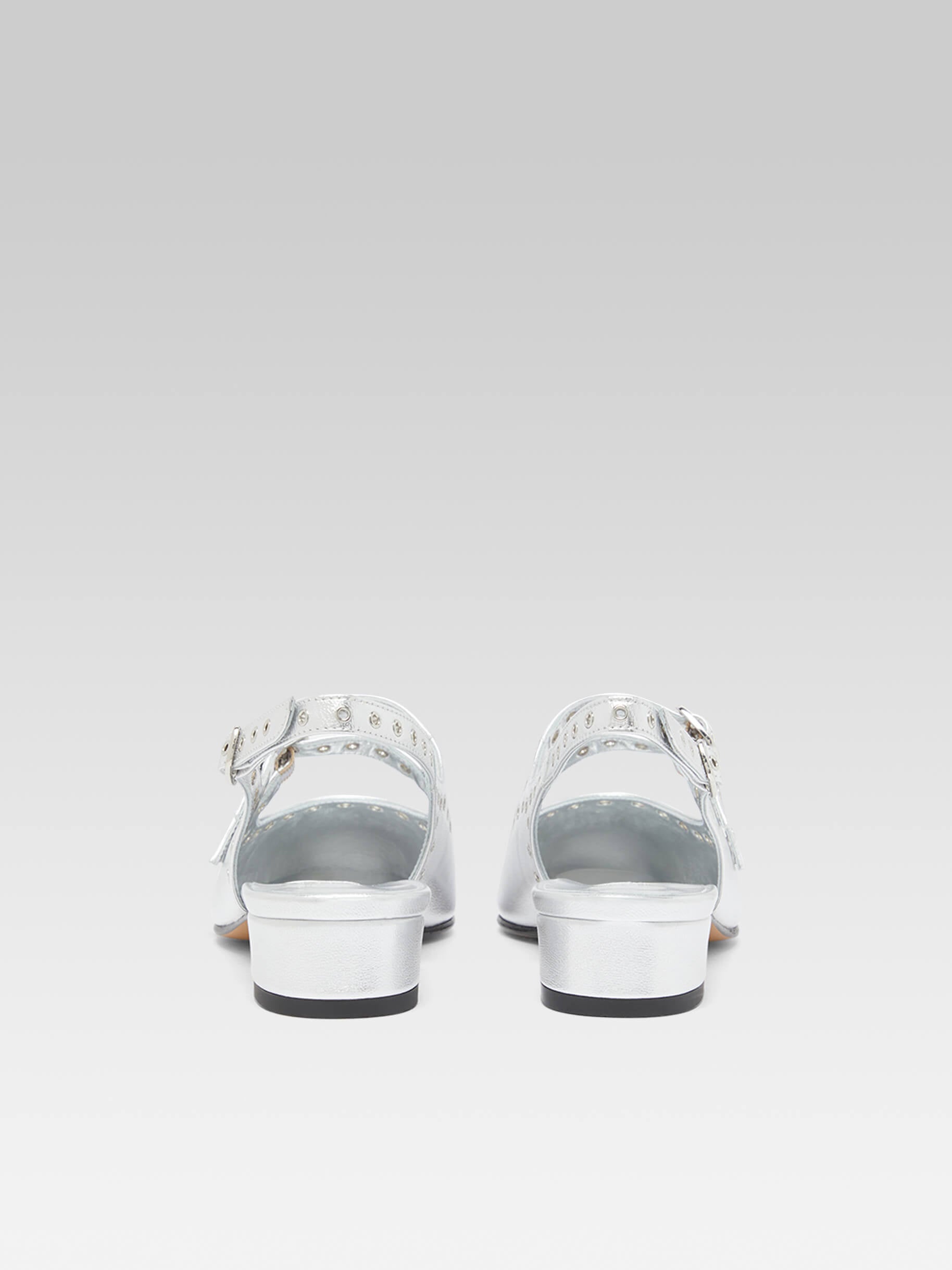 Queen - Babies slingback cuir argent à oeillets - Image numéro 5