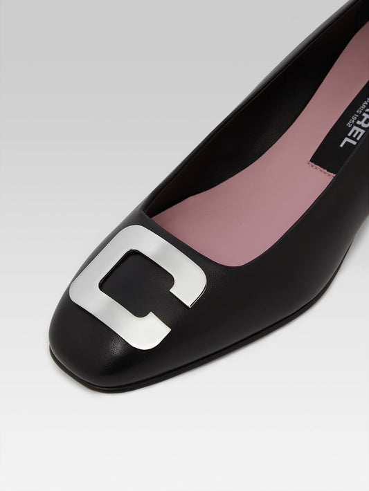 Camelia - Black leather pumps with C jewel - Image number 2