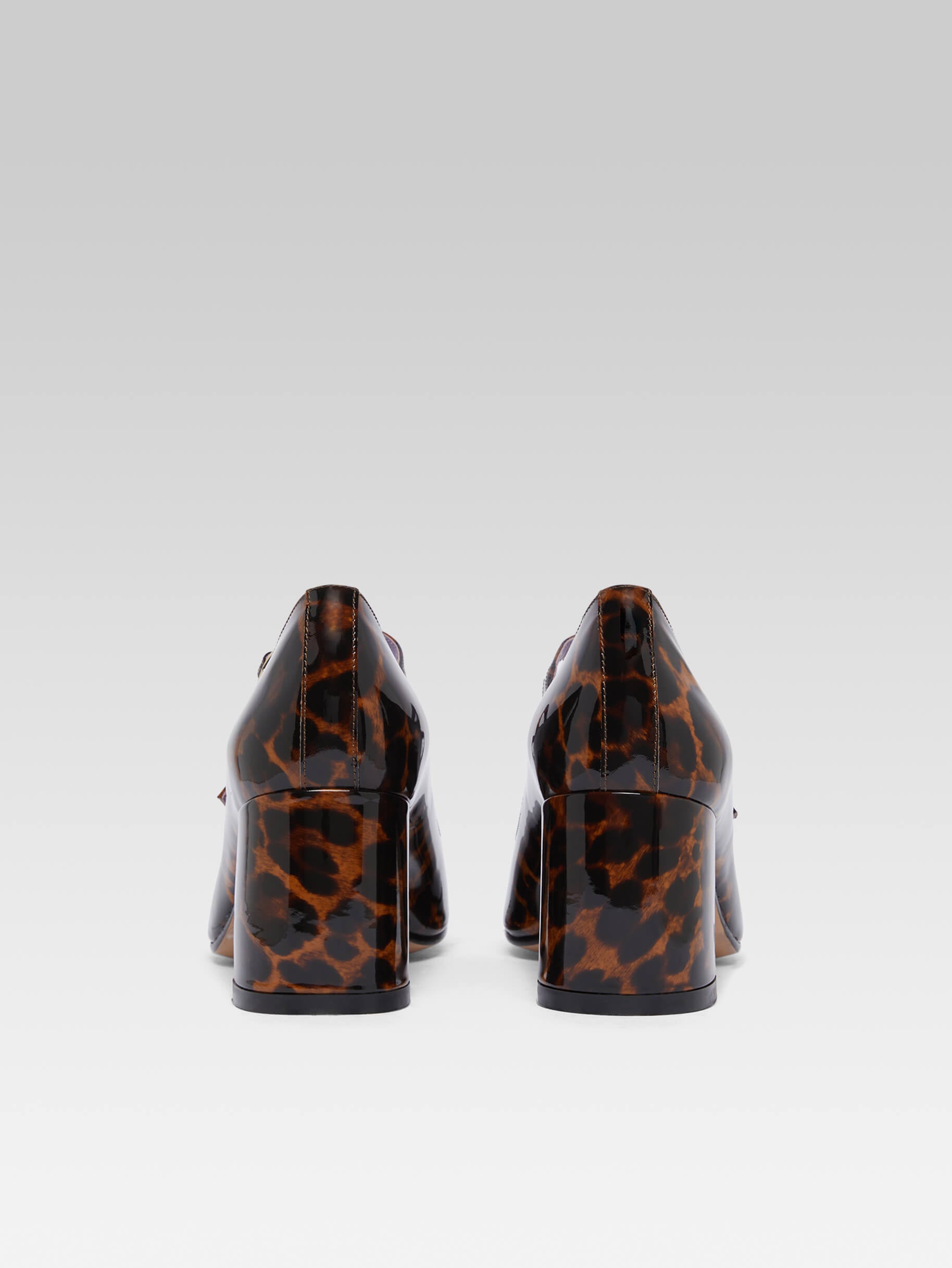 Alice - Escarpins babies cuir verni léopard - Image numéro 5