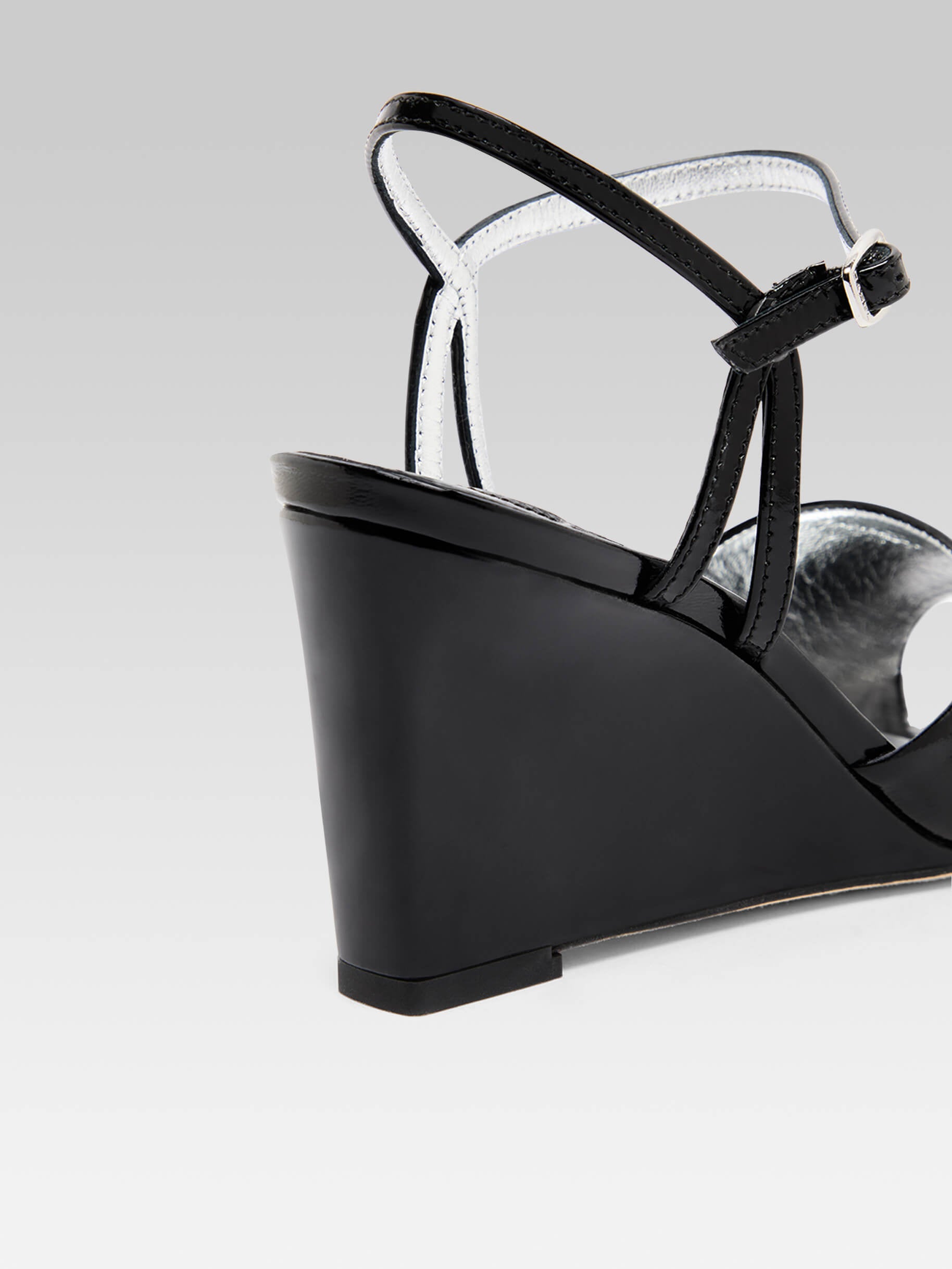 Nadine - Black patent leather wedge sandals - Image number 4