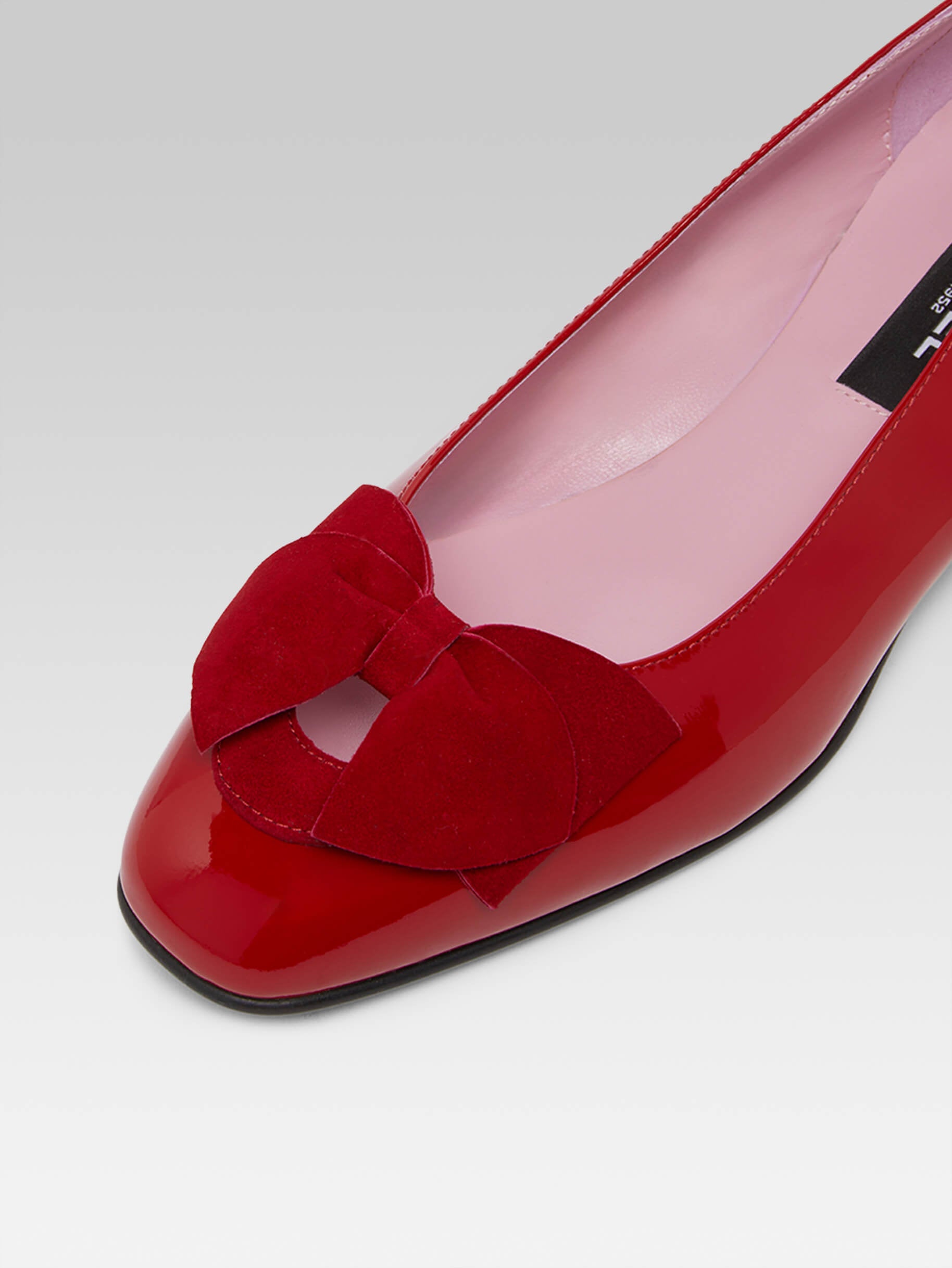 Princesse - Ballerines cuir verni rouge à noeud velours - Image numéro 2