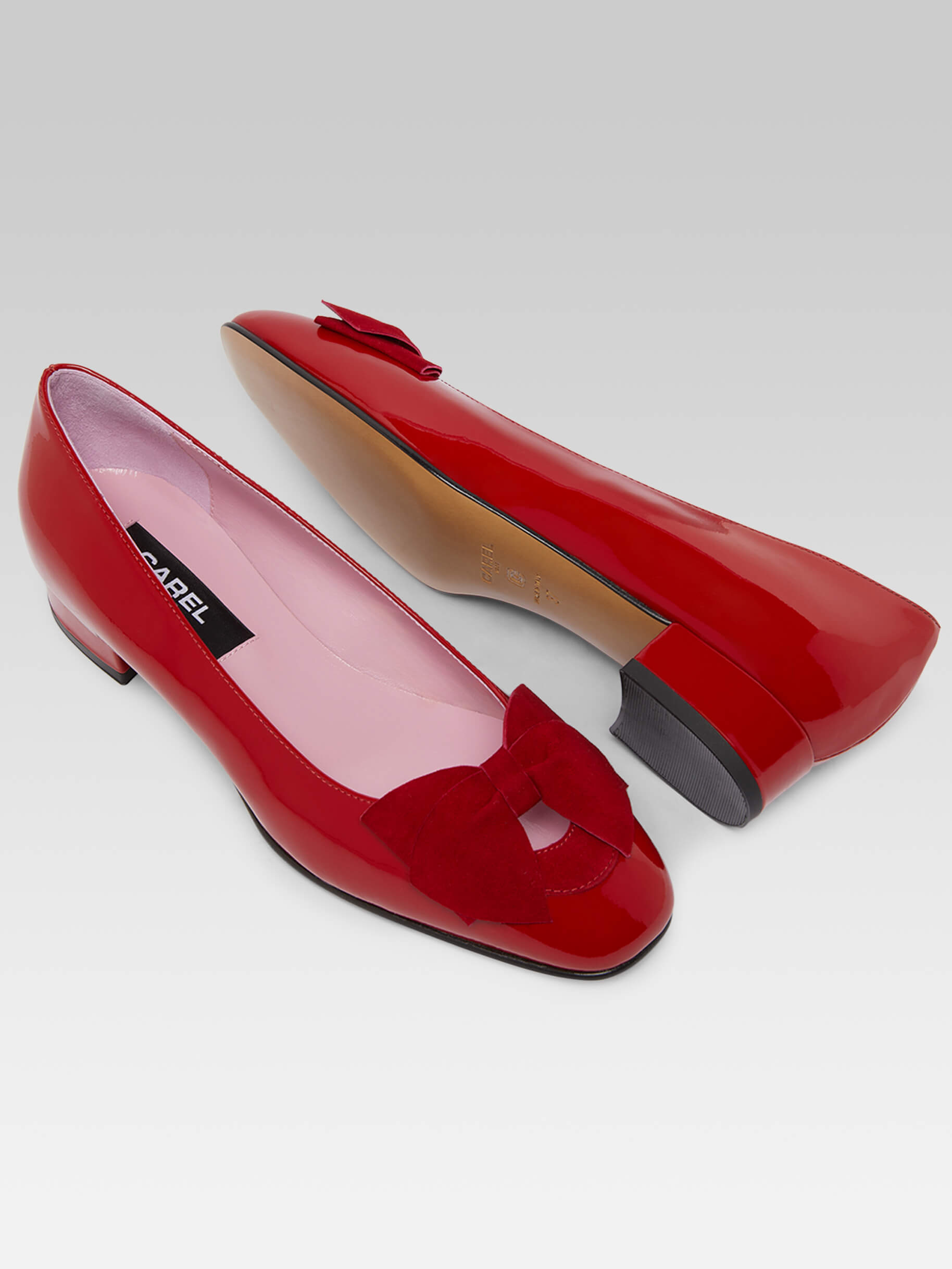 Princesse - Ballerines cuir verni rouge à noeud velours - Image numéro 7