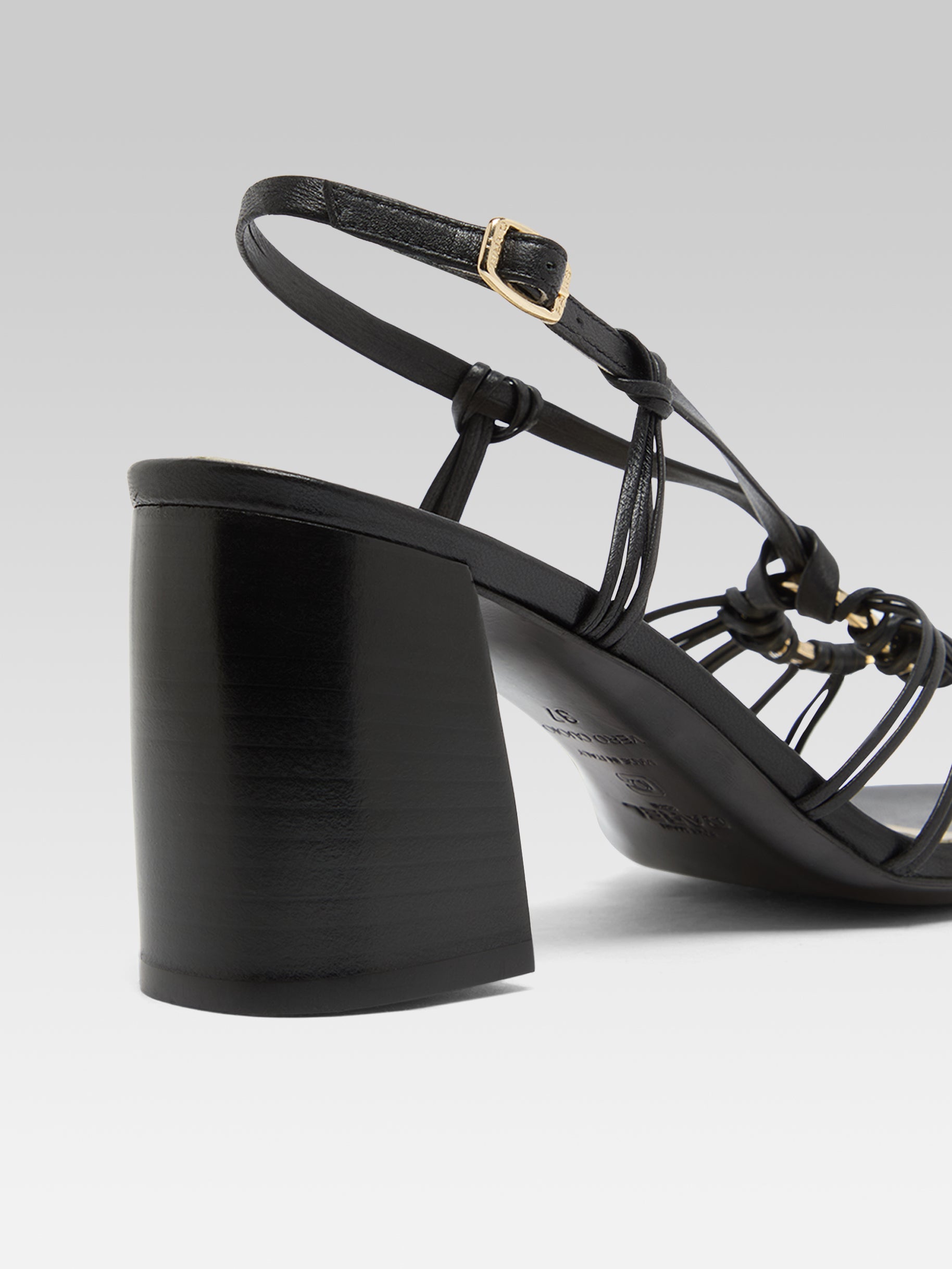 Ipanema - Sandales cuir noir - Image numéro 4