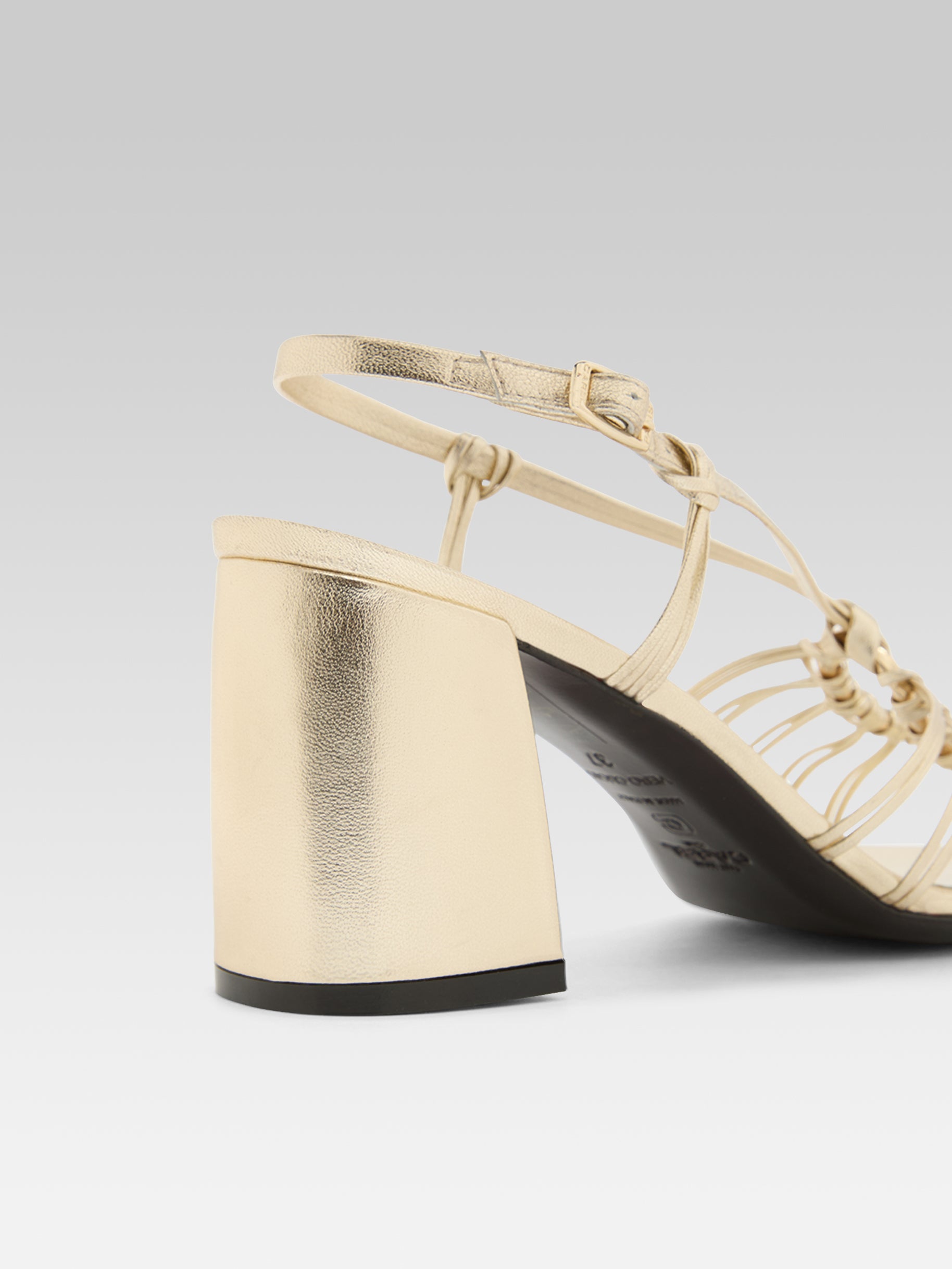 Ipanema - Sandales cuir laminé platine - Image numéro 5