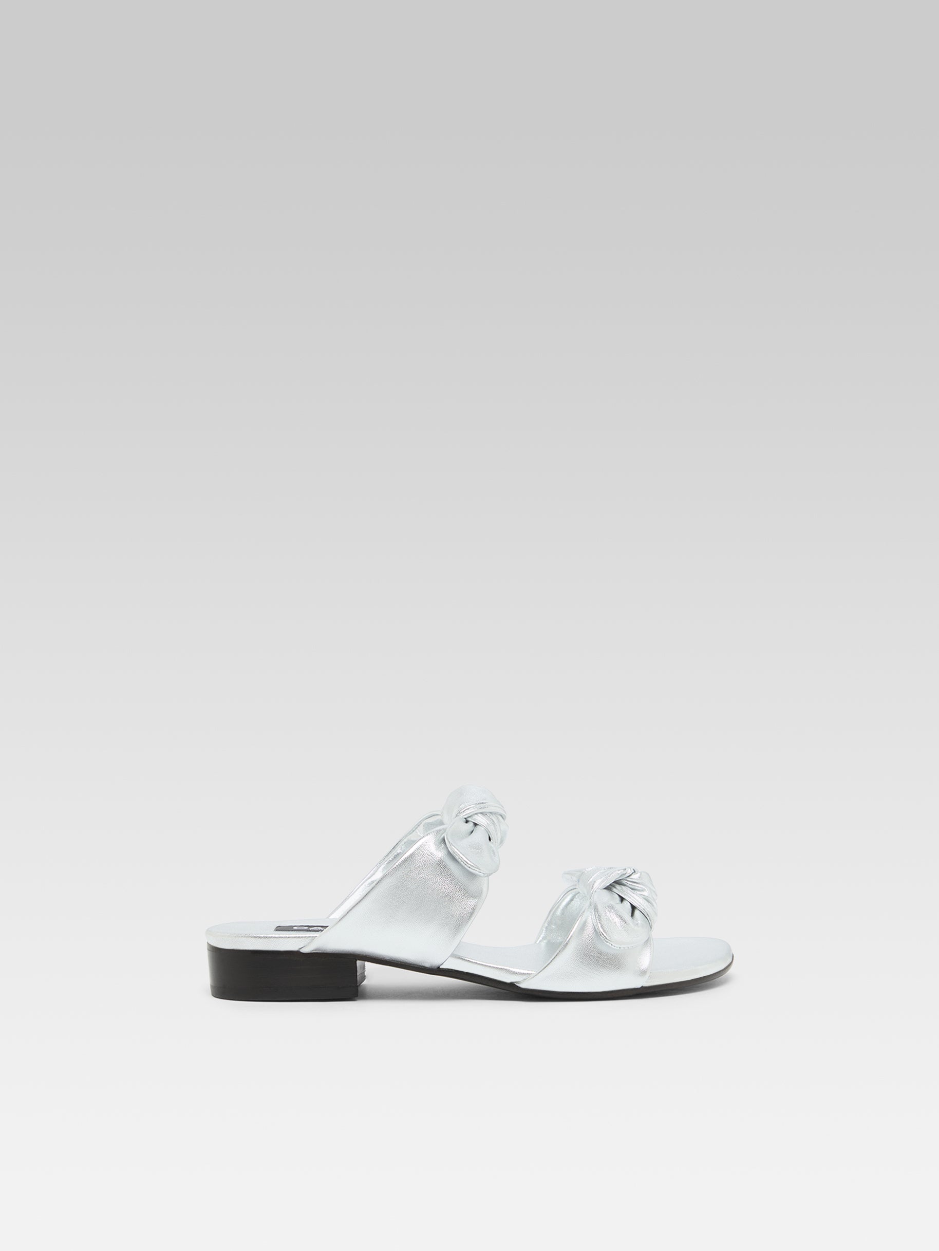 Bikini - Mules cuir argent - Image numéro 1