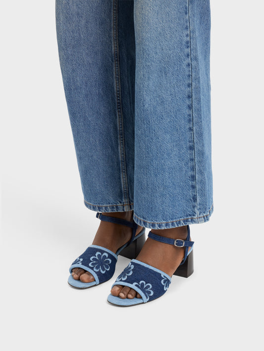 Adriana - Sandales tissu bi-jeans à fleurs - Image numéro 4