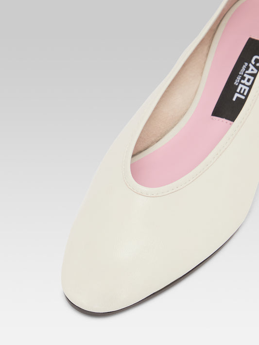 Carlotta - Ivory leather ballet flats - Image number 2