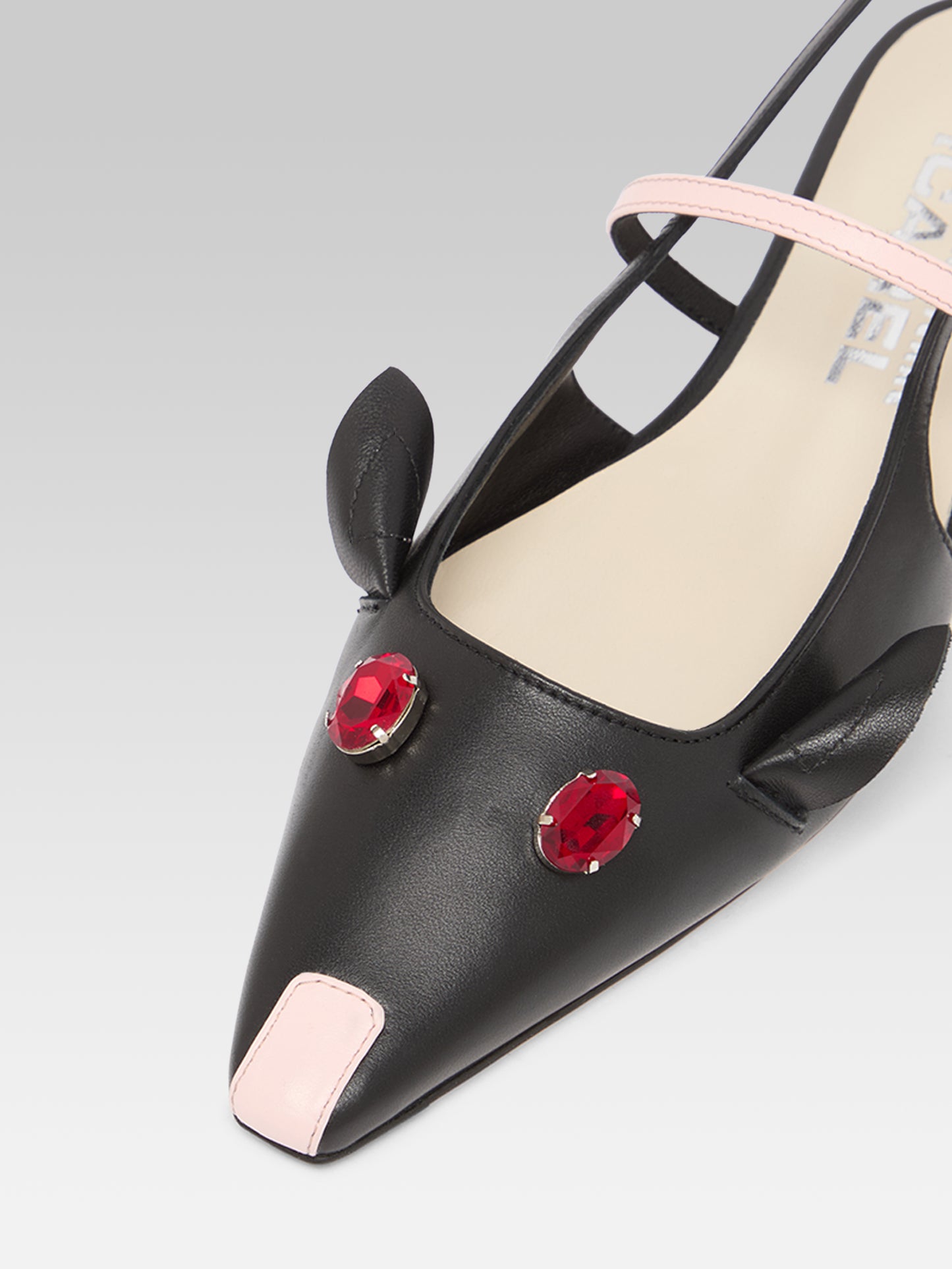 Souris P - Black leather slingback