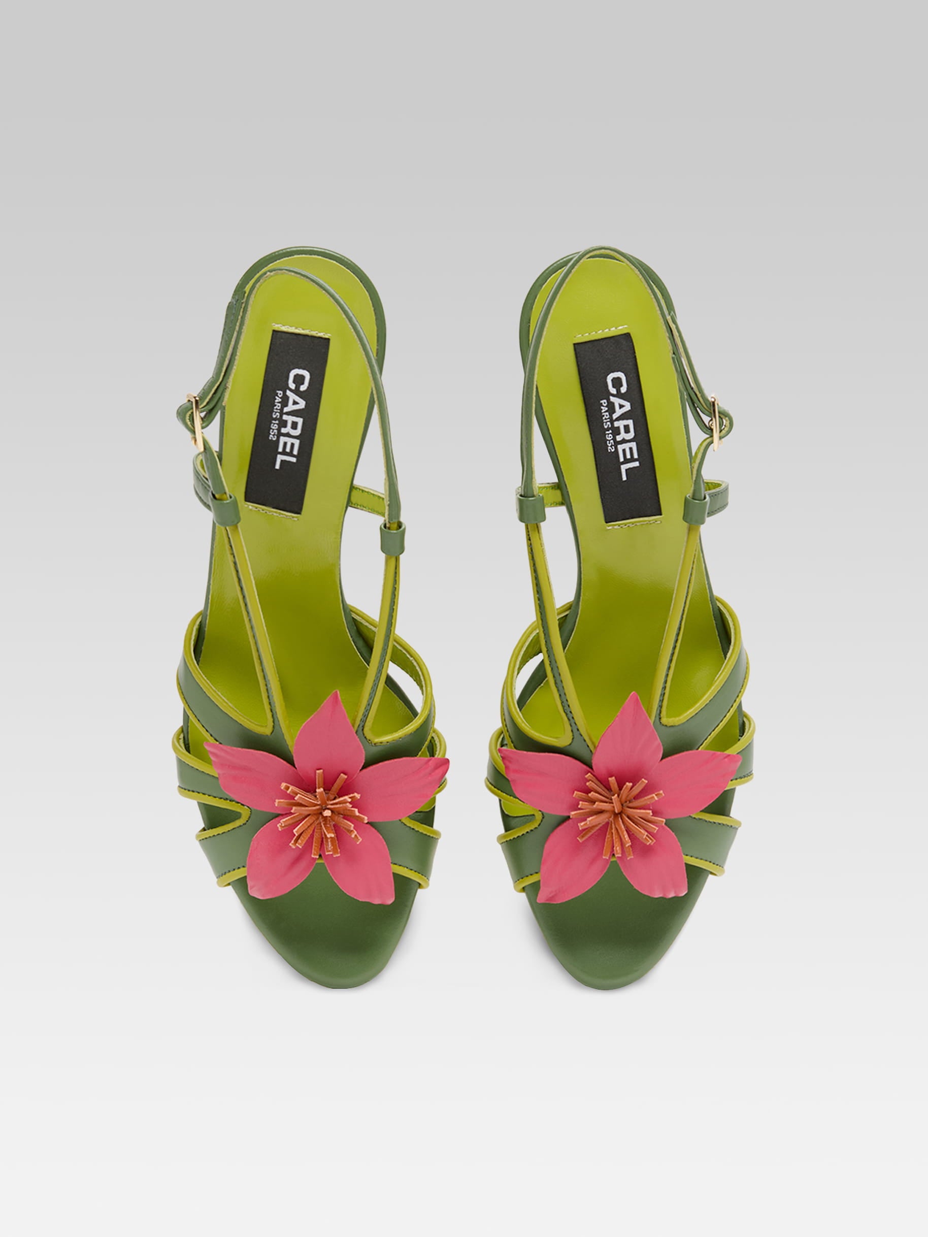 Acai - Sandales à talon cuir vert et fleur rose - Image numéro 7