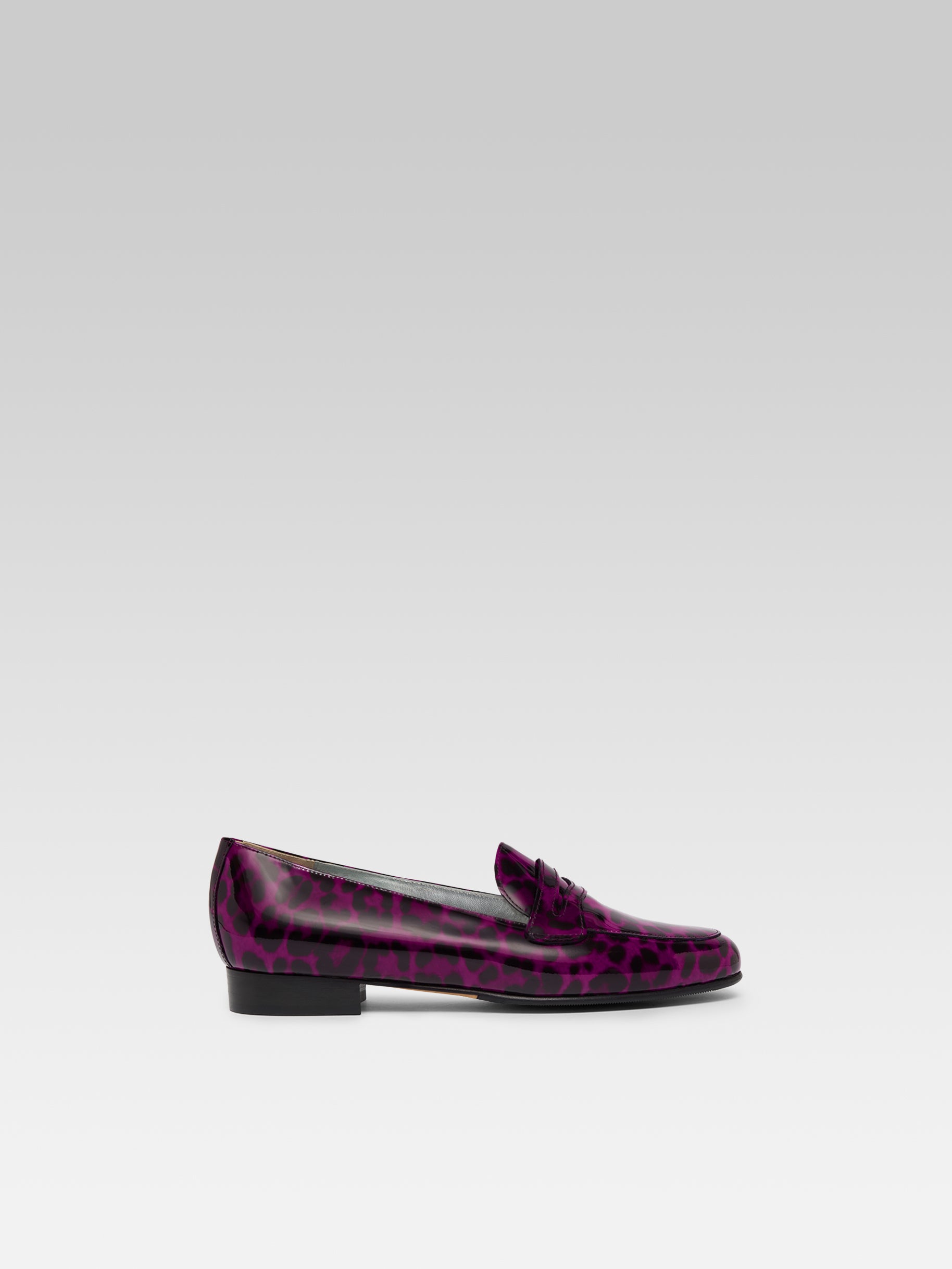 2100 - Mocassins cuir verni léopard violet - Image numéro 1