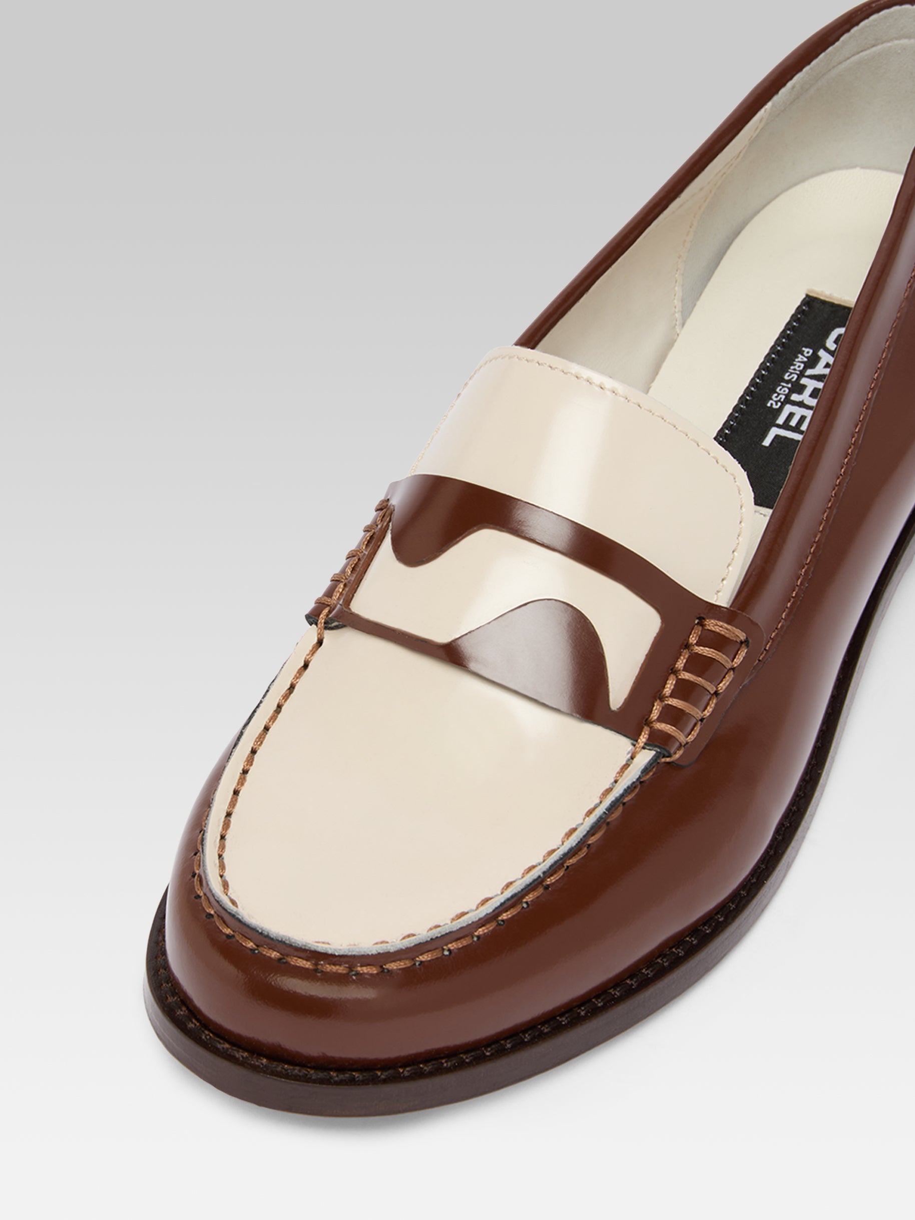 Bossa - Mocassins cuir glacé cognac et ivoire - Image number 4