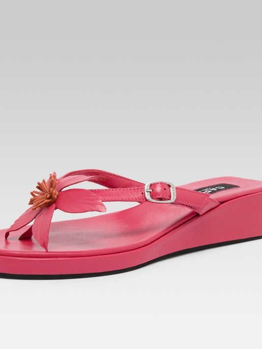 Piscine - Pink leather sandals with a pink flower - Image number 3