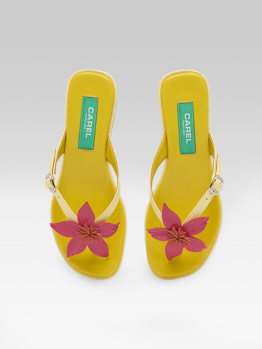 Piscine - Sandales cuir citron upcyclé et fleur rose - Image numéro 4
