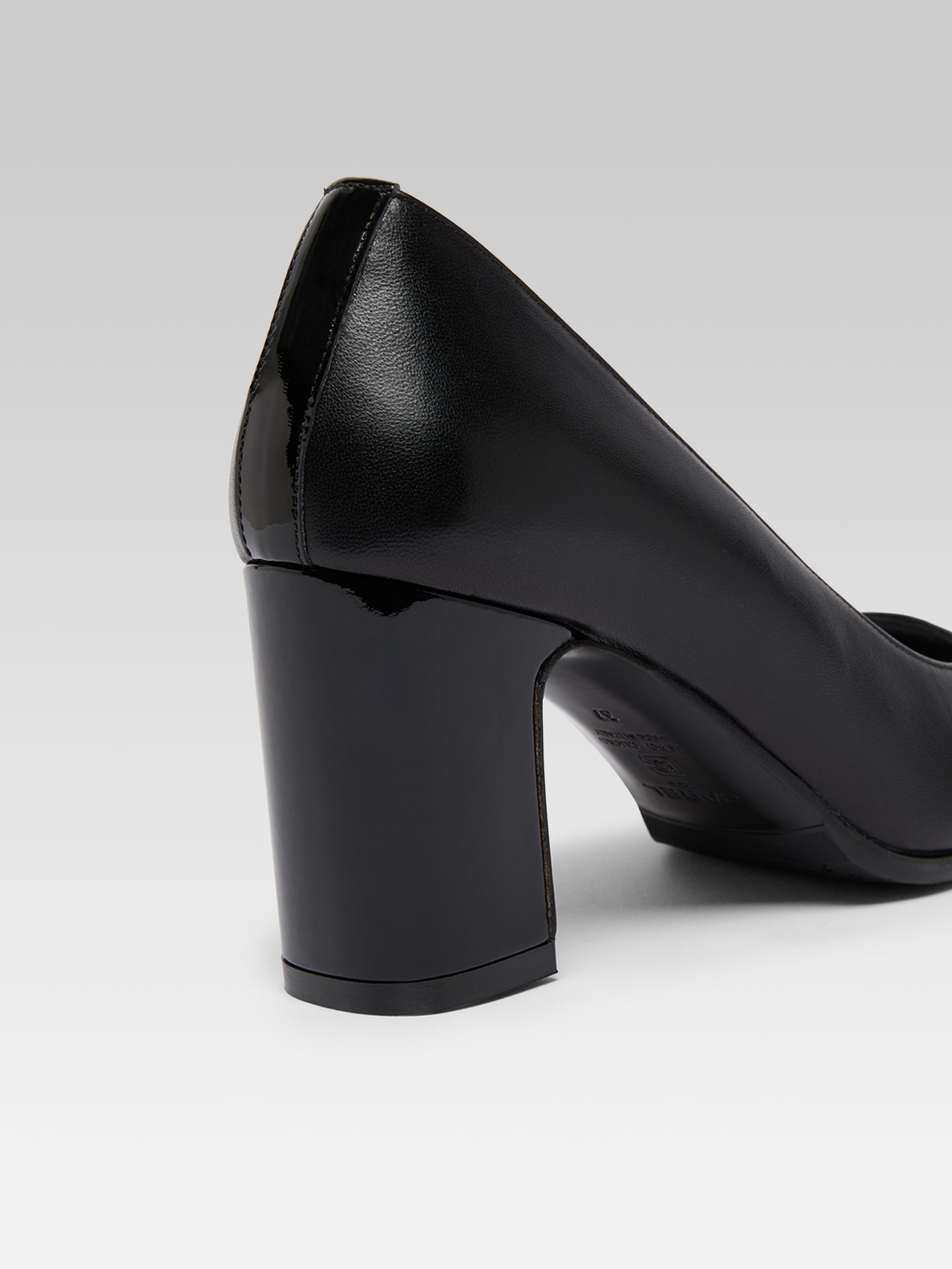 Rosana - Black leather and patent leather pumps