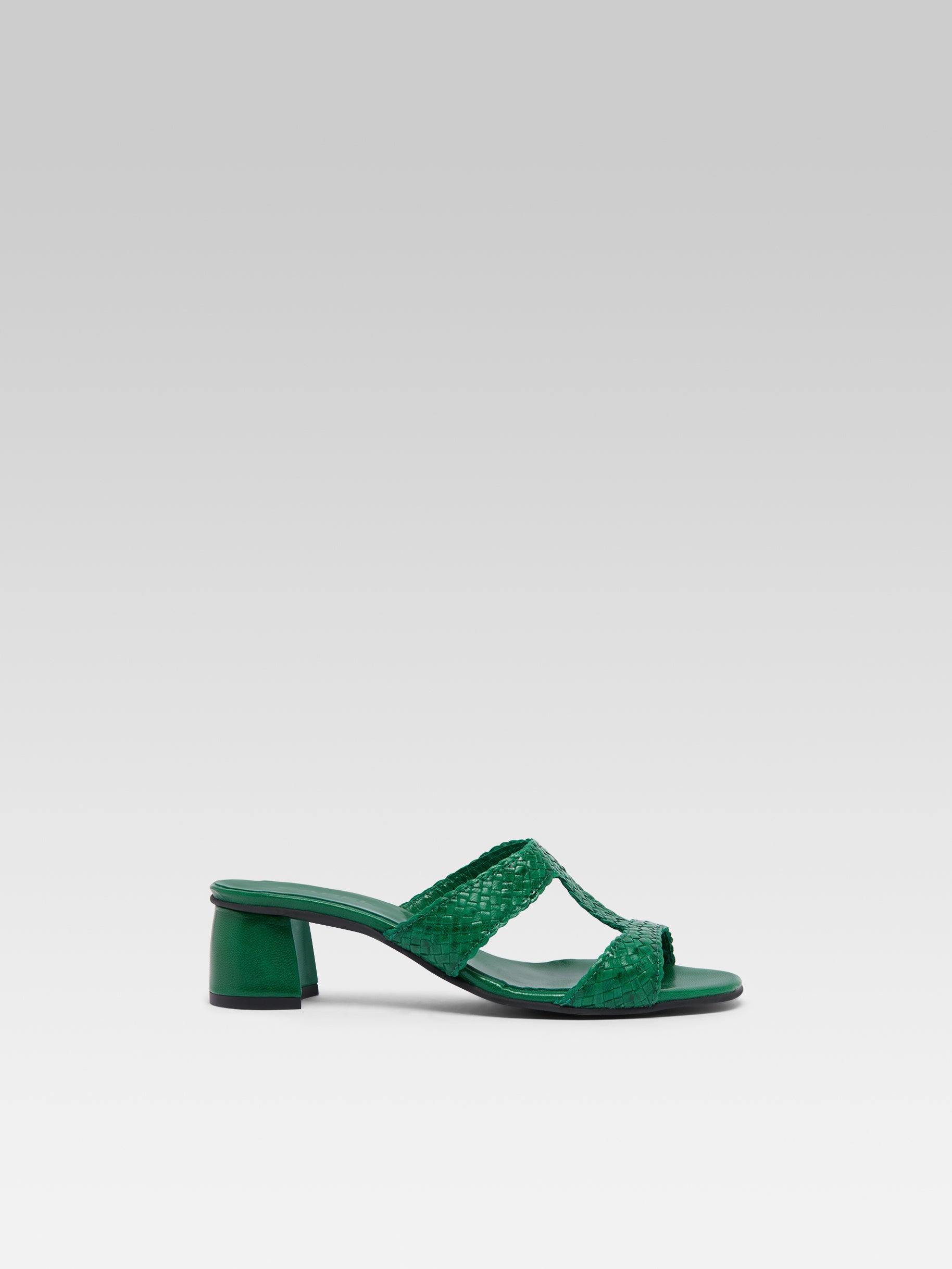 Pyramide T - Green braided leather mules