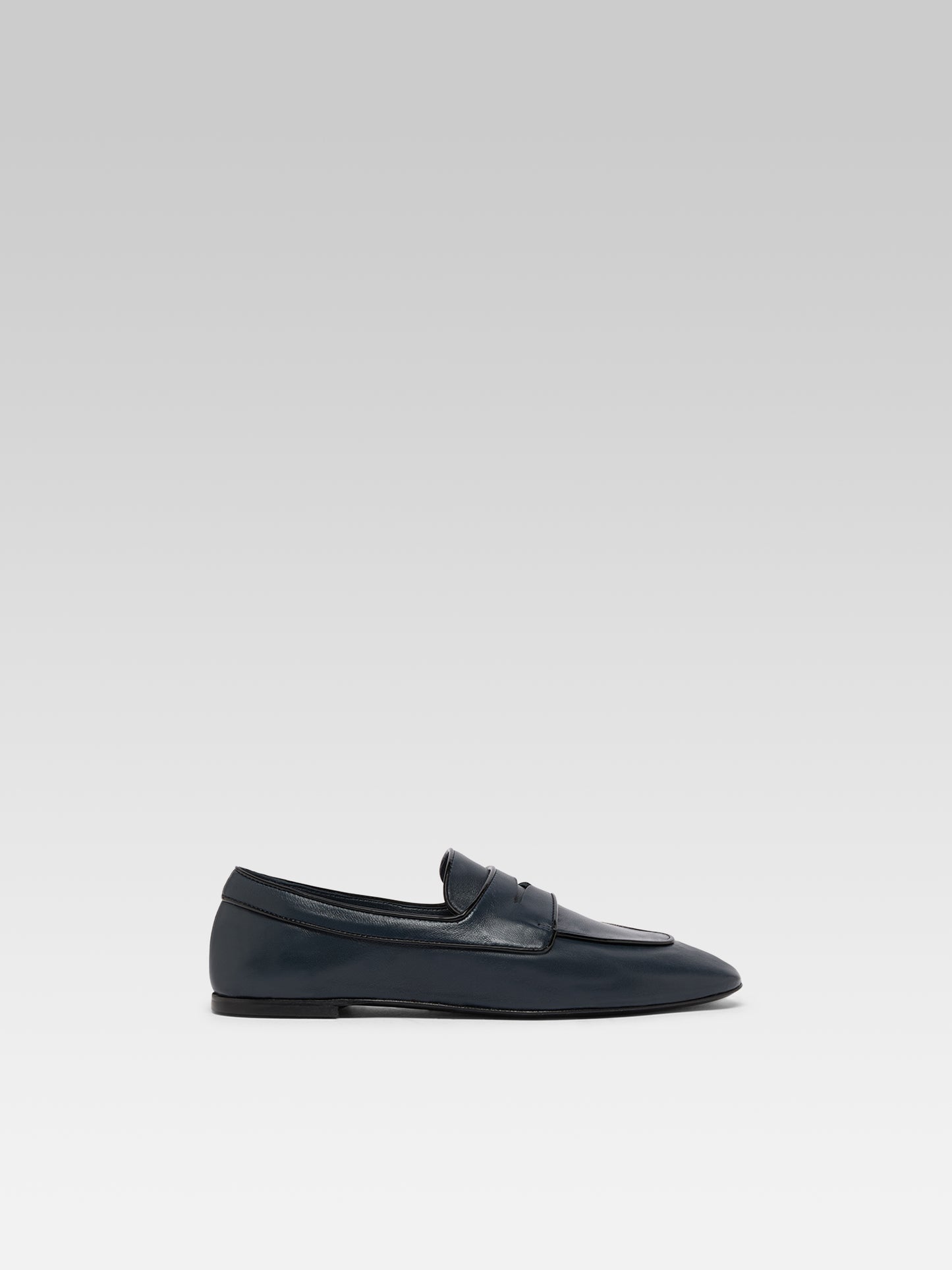 Regina - Navy blue leather loafers