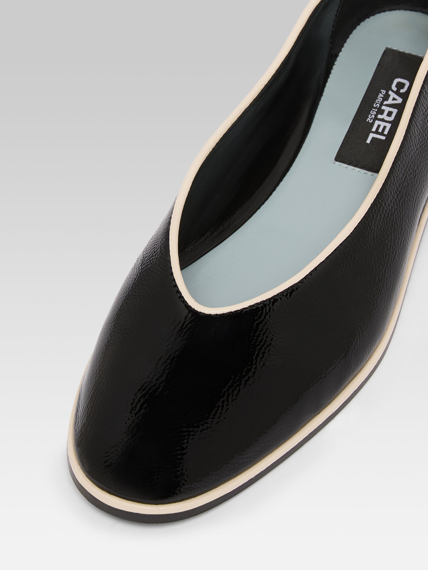 Amanda - Black and ivory patent leather ballet flats
