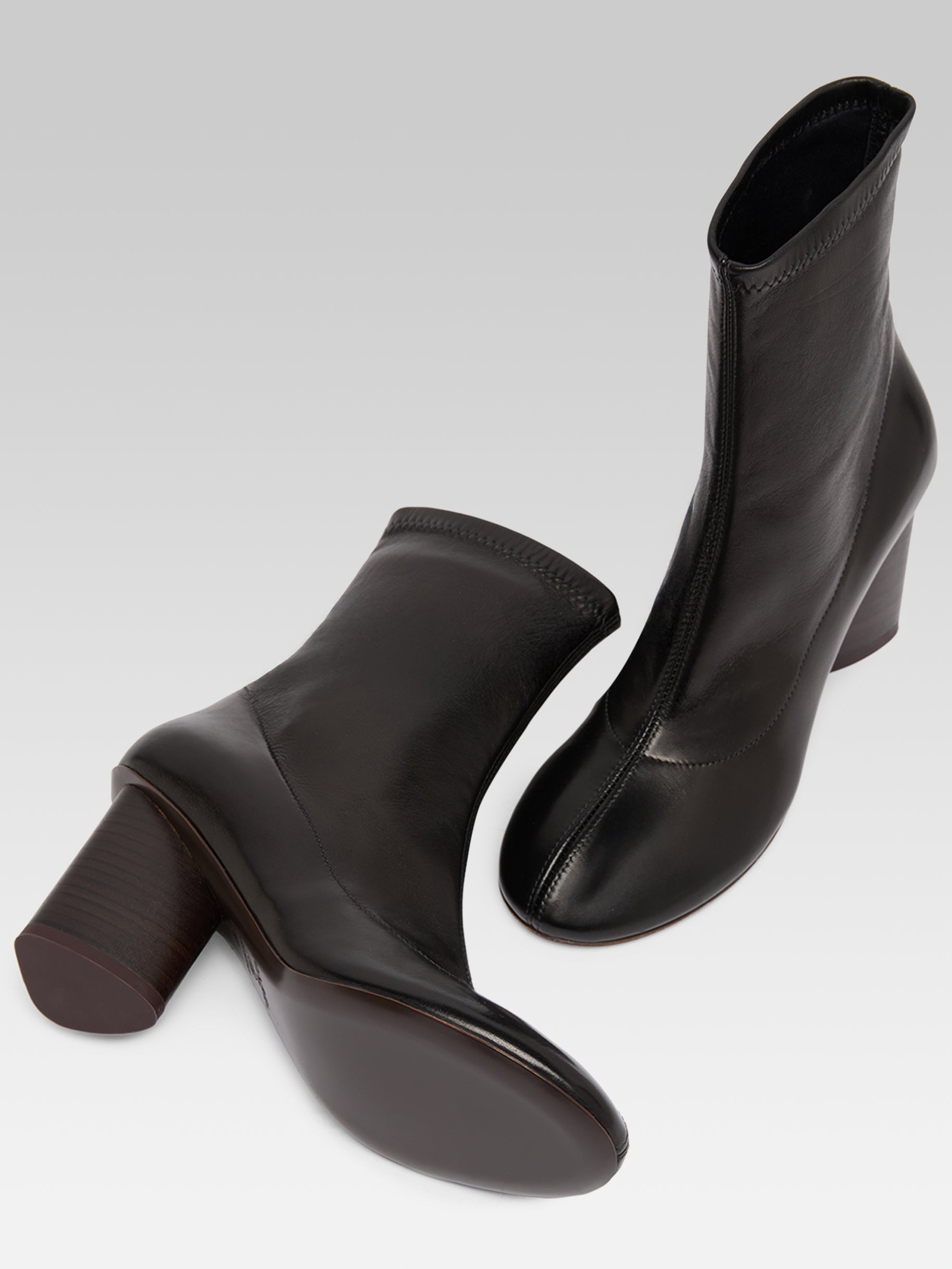 Lucia - Bottines cuir stretch noir - Image numéro 5