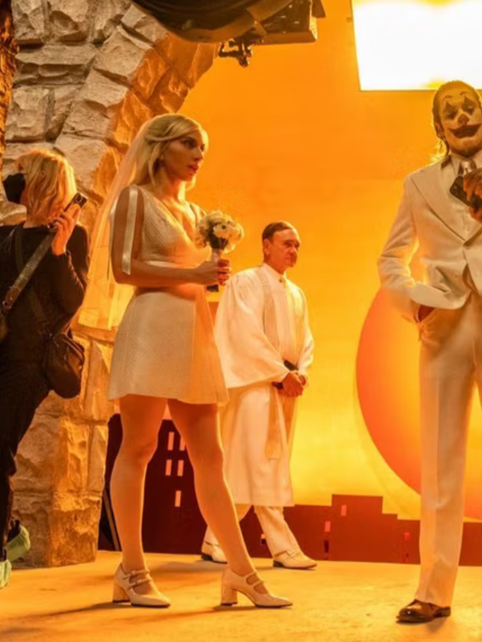 Alice - Escarpins babies cuir verni beige - Image numéro 8