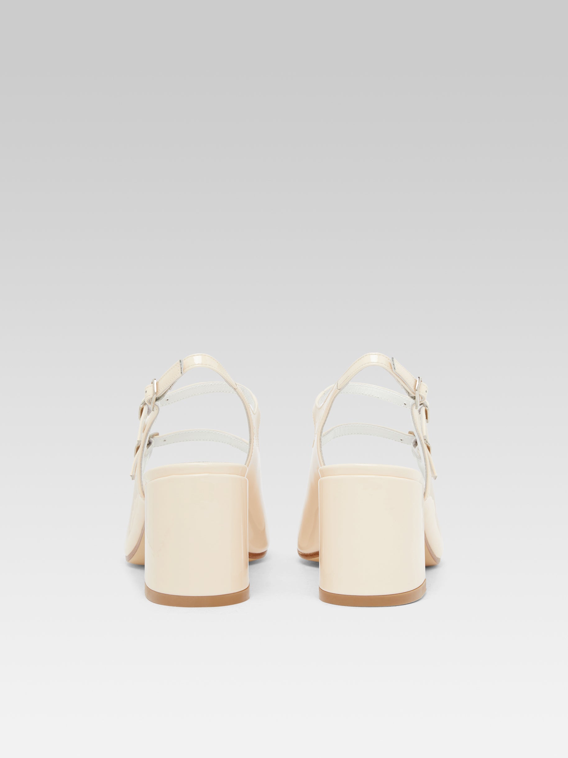 Banana - Mary Janes nude patent leather slingback | Carel Paris