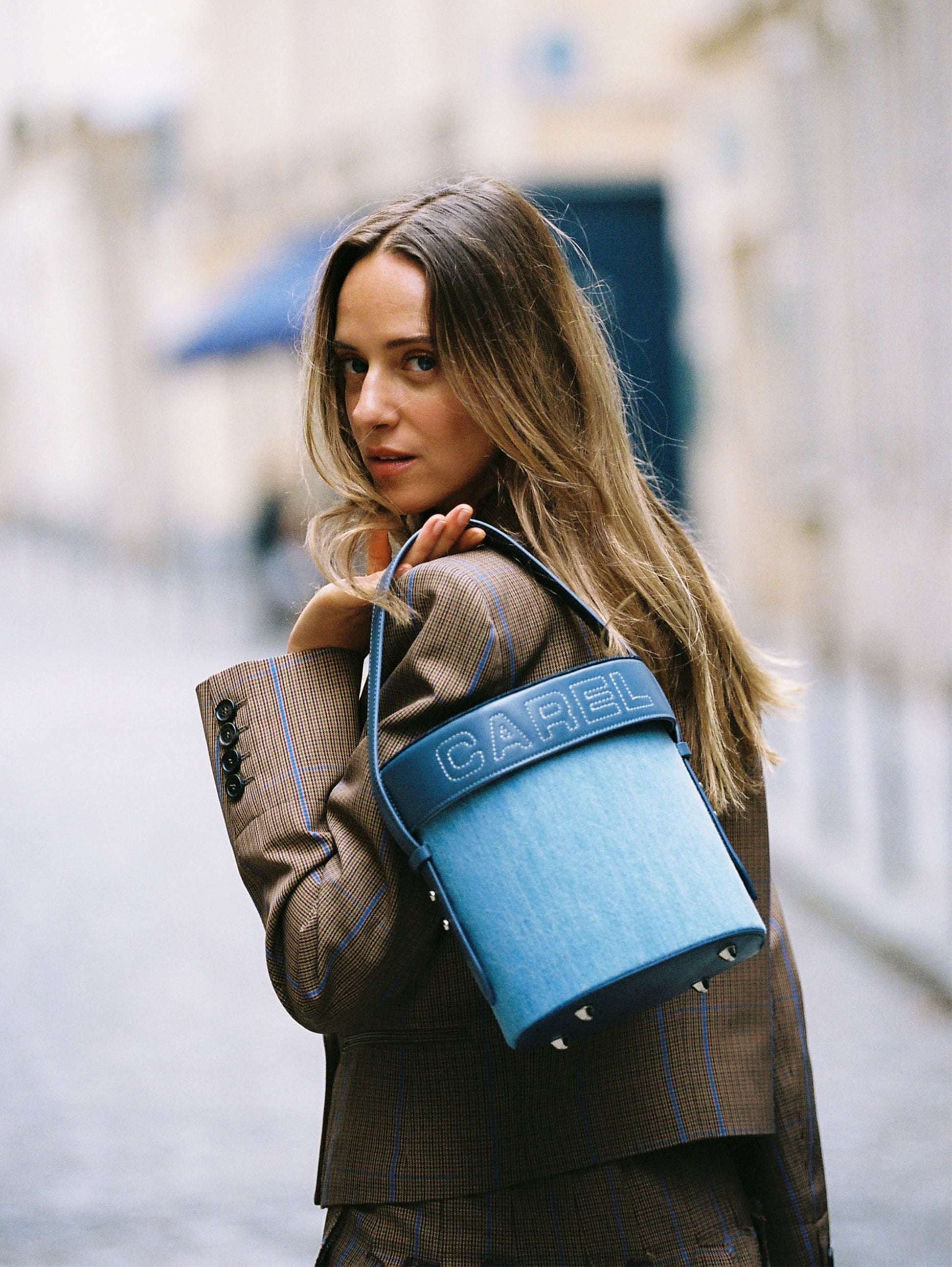 Bibi - Blue denim and leather bucket bag - Image number 2