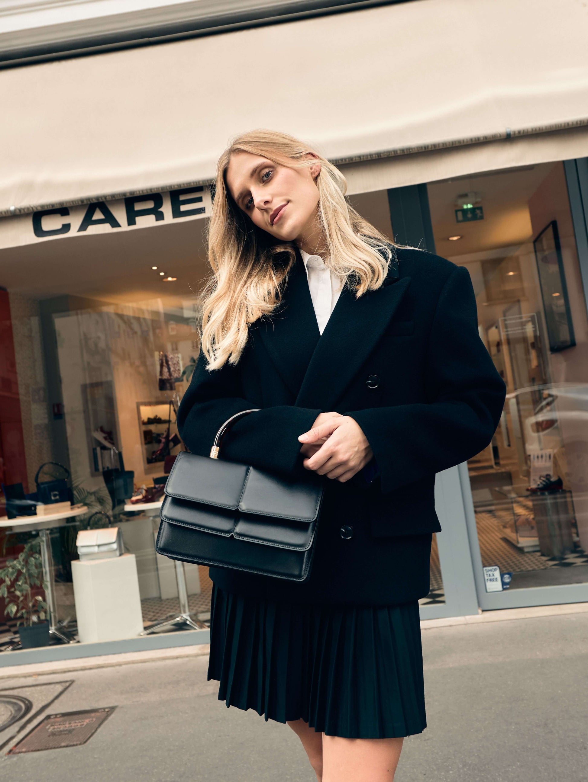 Georges - Black leather handbag - Image number 2