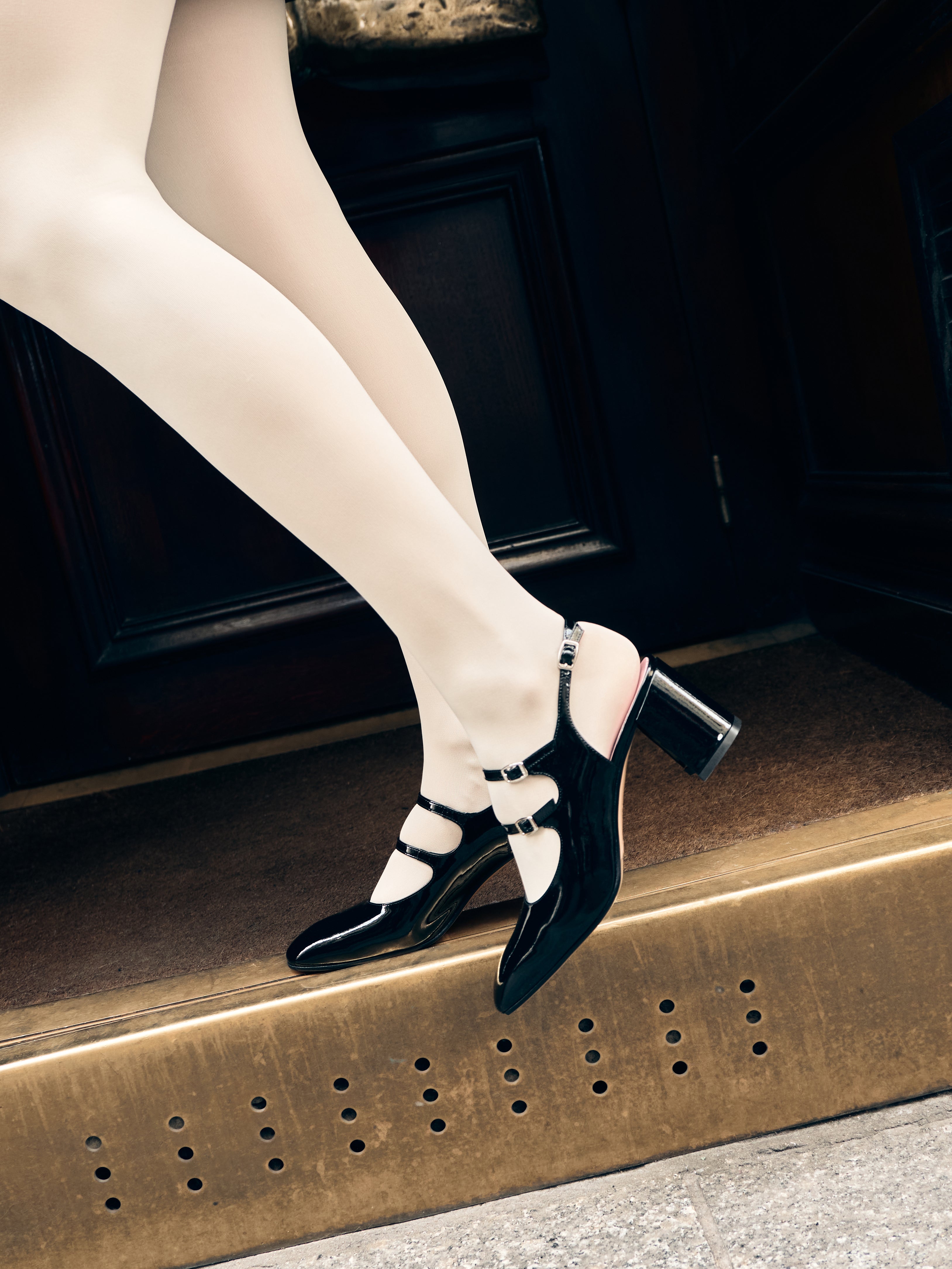 Banana - Mary Janes Black Patent Leather Slingback | Carel Paris