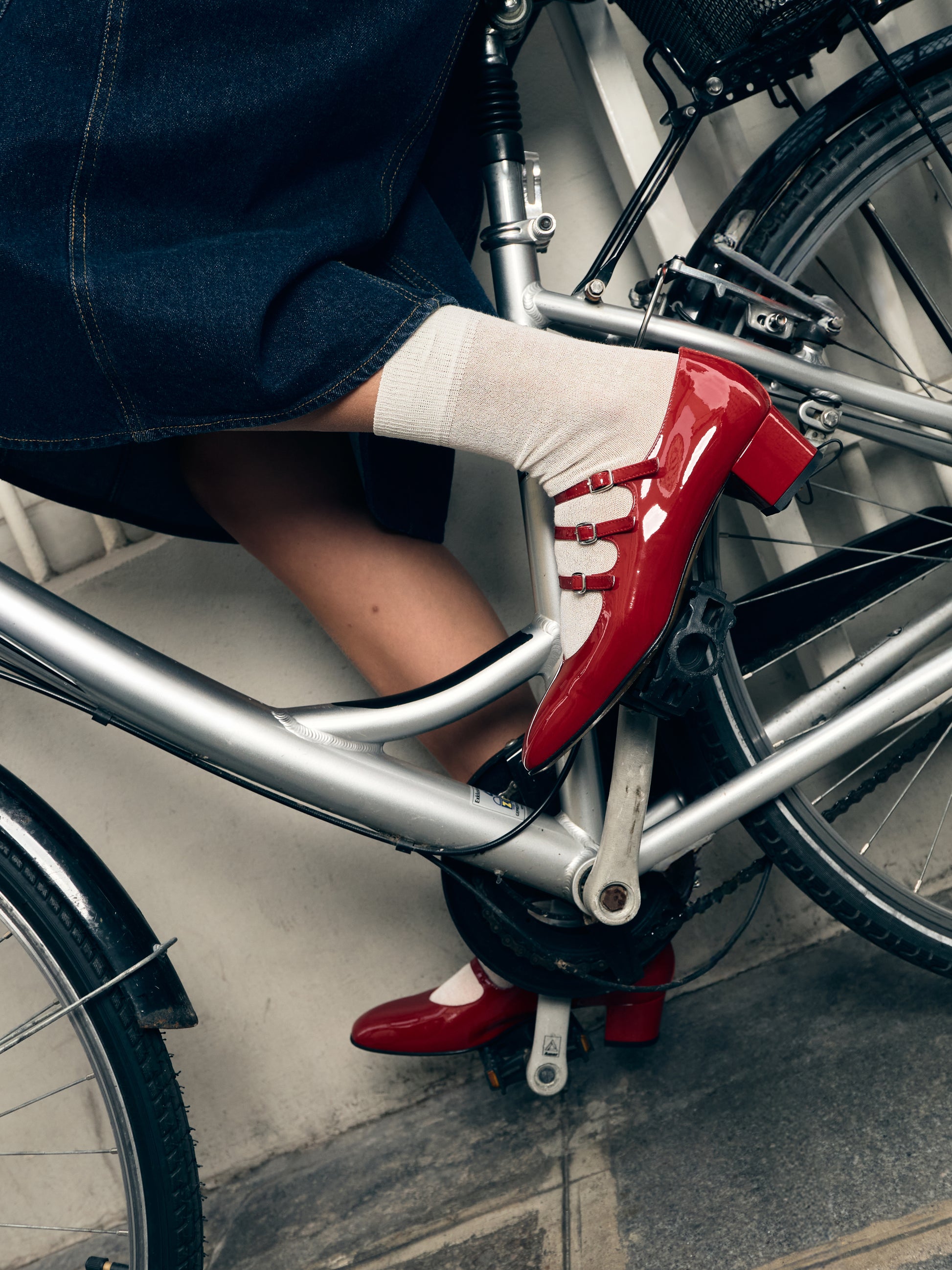 Kina - Escarpins babies cuir verni rouge - Image numéro 9